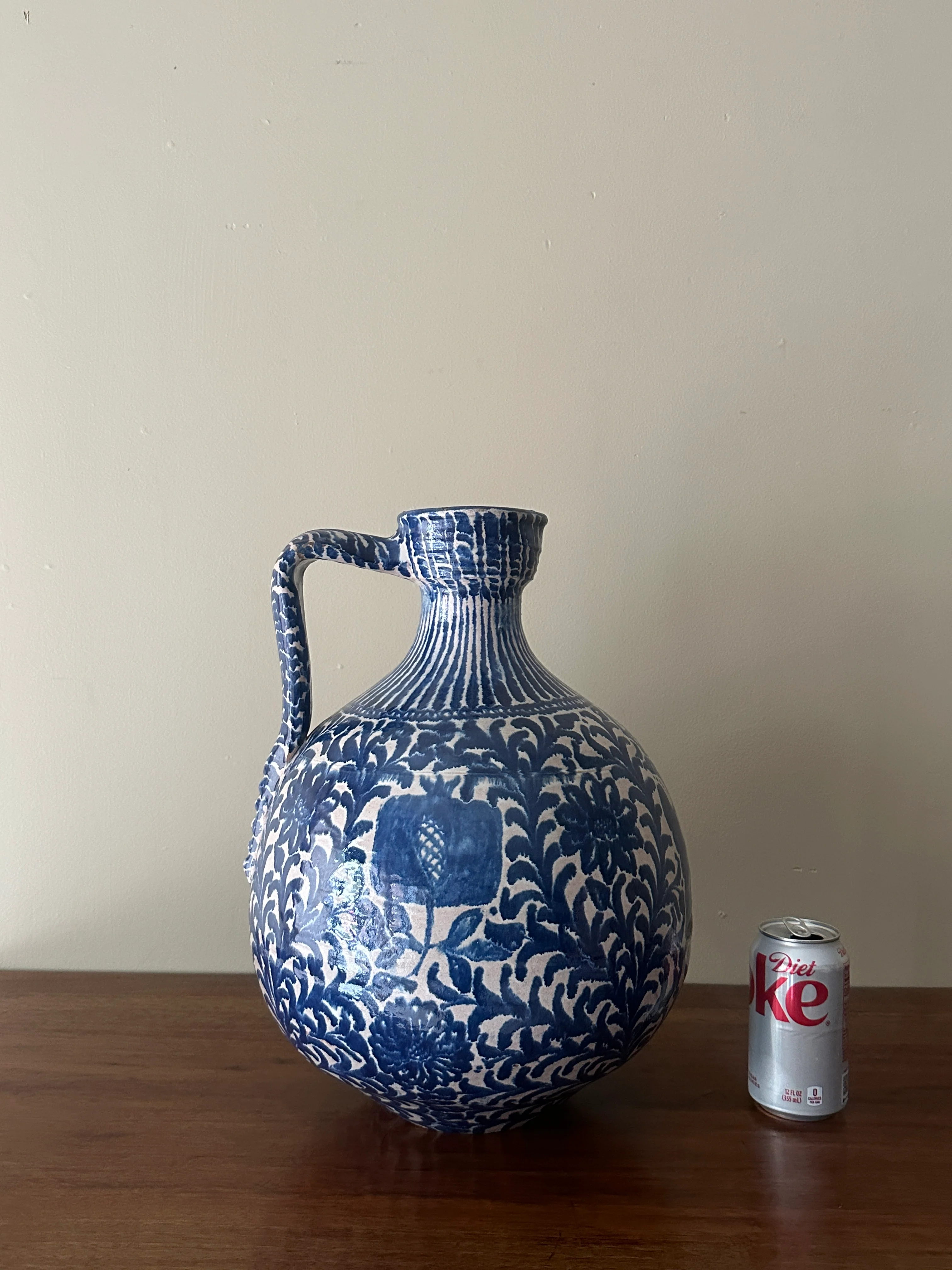 18th c. Spanish hand painted Fajalauza pitcher - Image 6