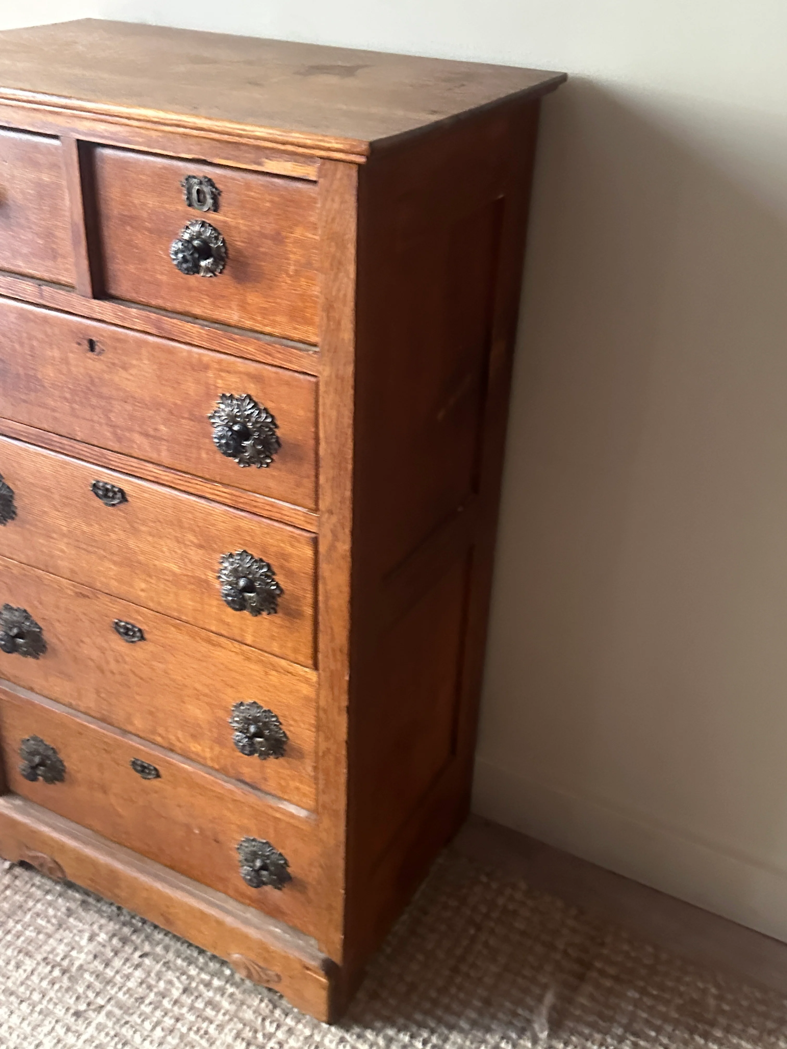 1910 oak dresser with original hardware - Image 4
