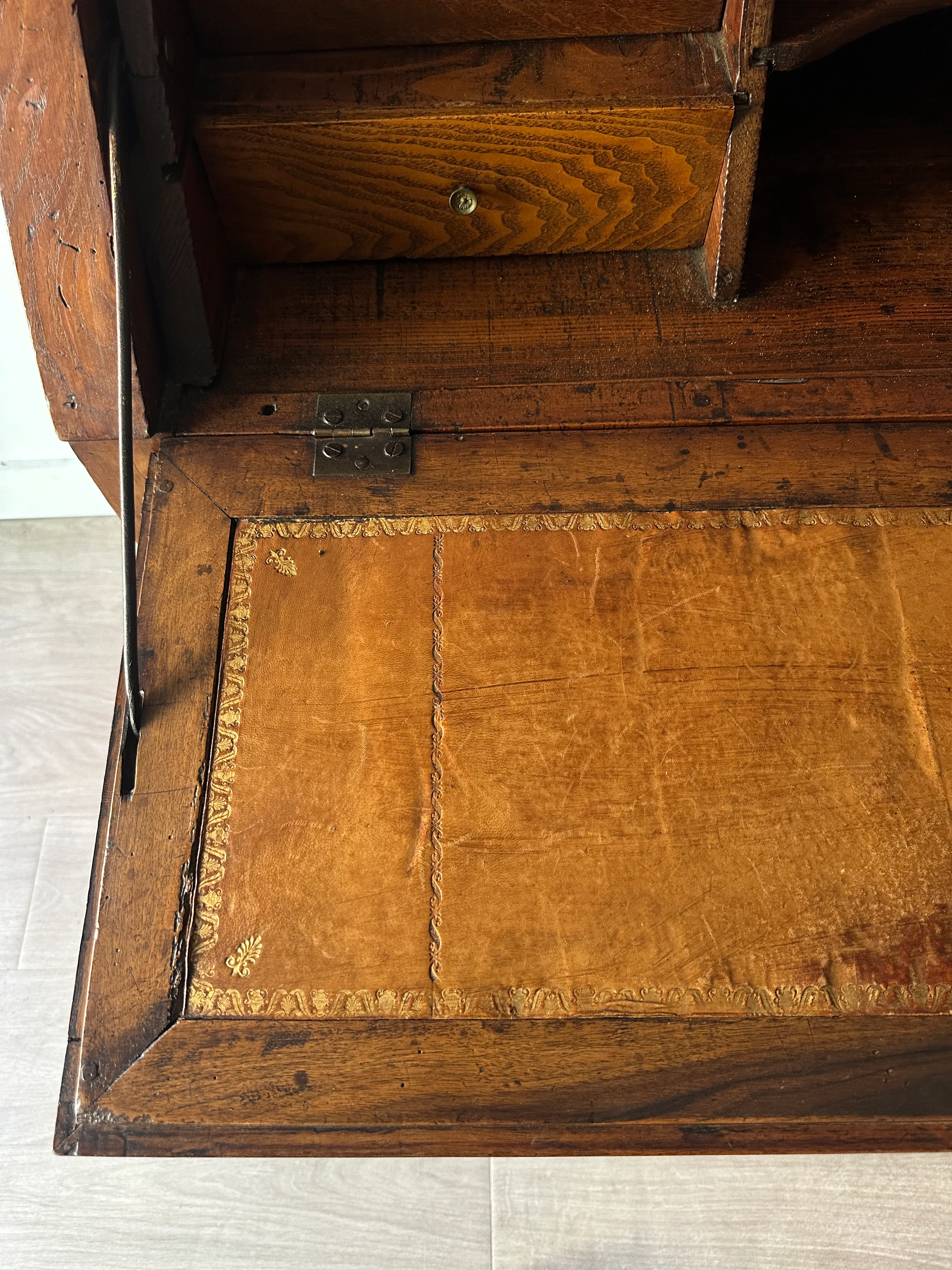 19th c. French secretary dresser - Image 9