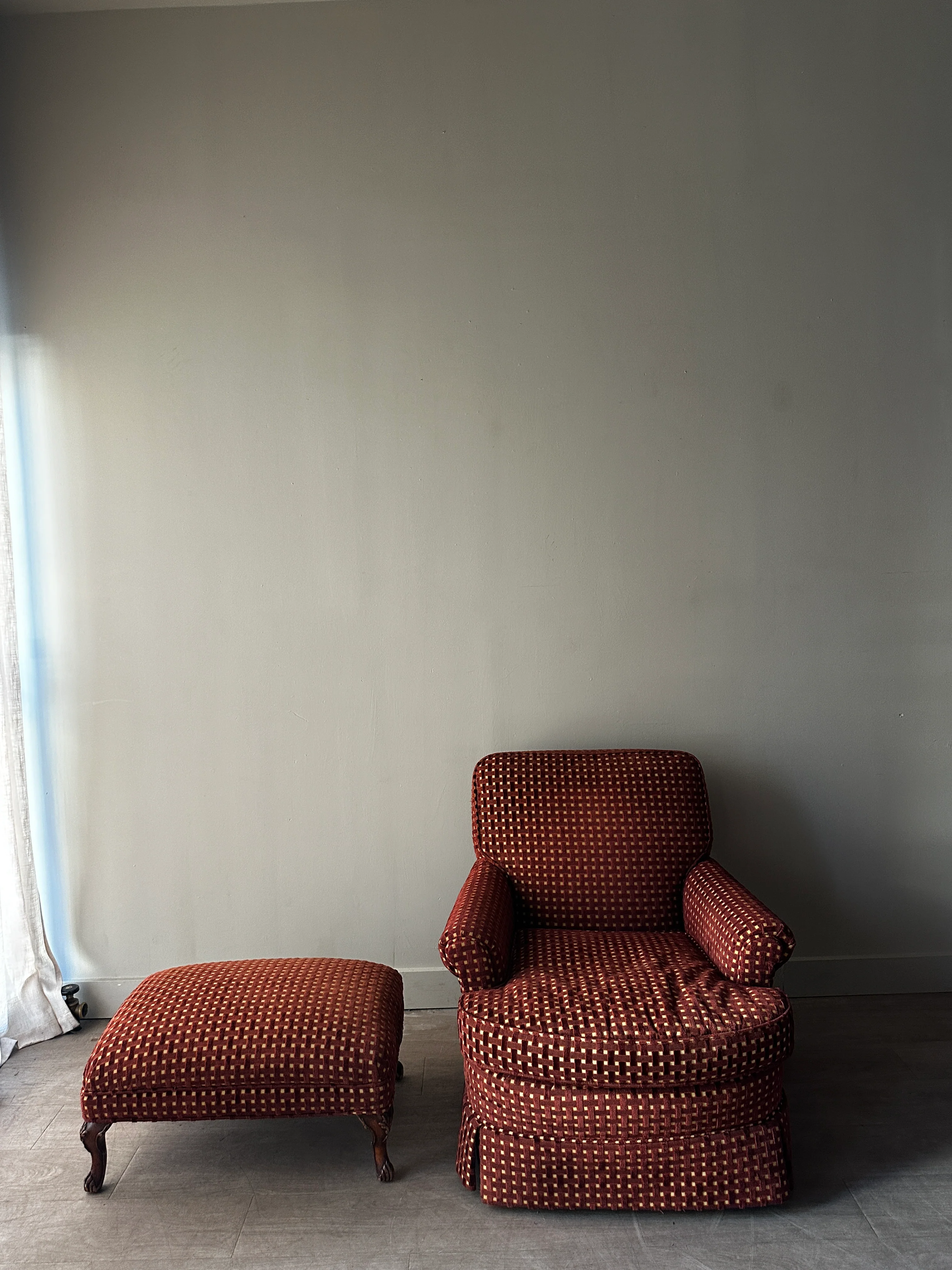 Basket weave fabric armchair with ottoman