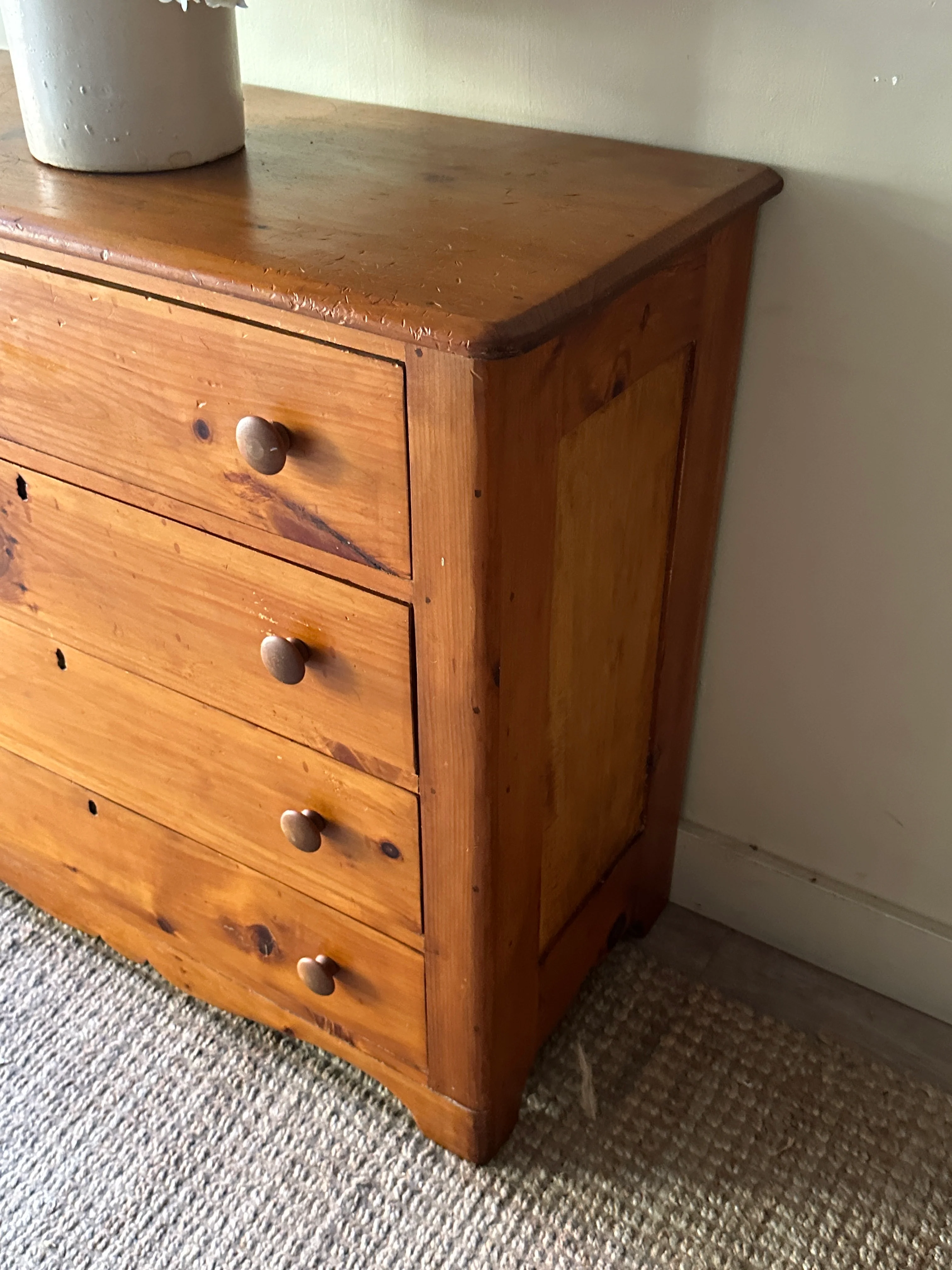 4 Drawer Pine dresser - Image 3
