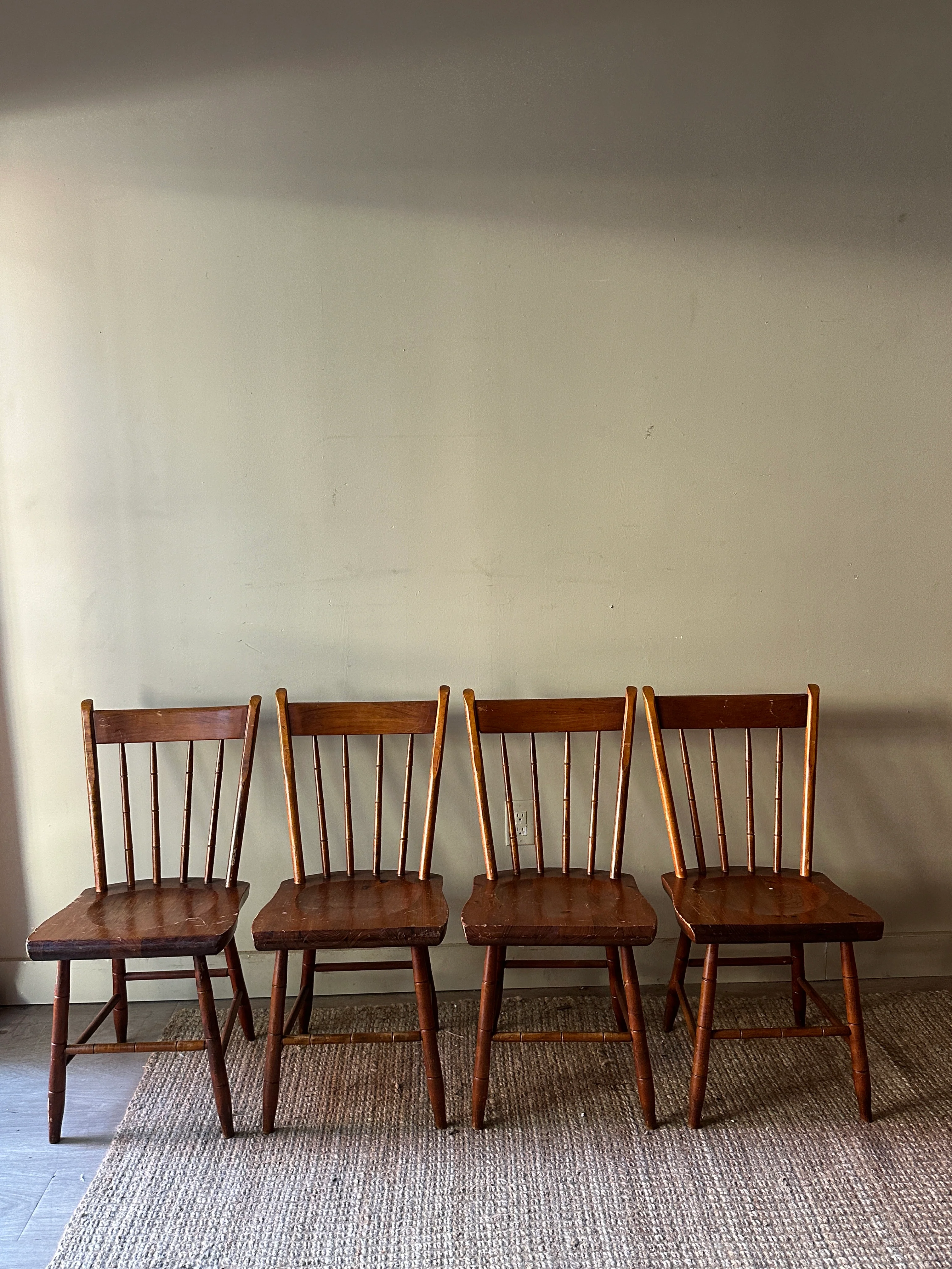 4 pine dining chairs. (Set of 2)