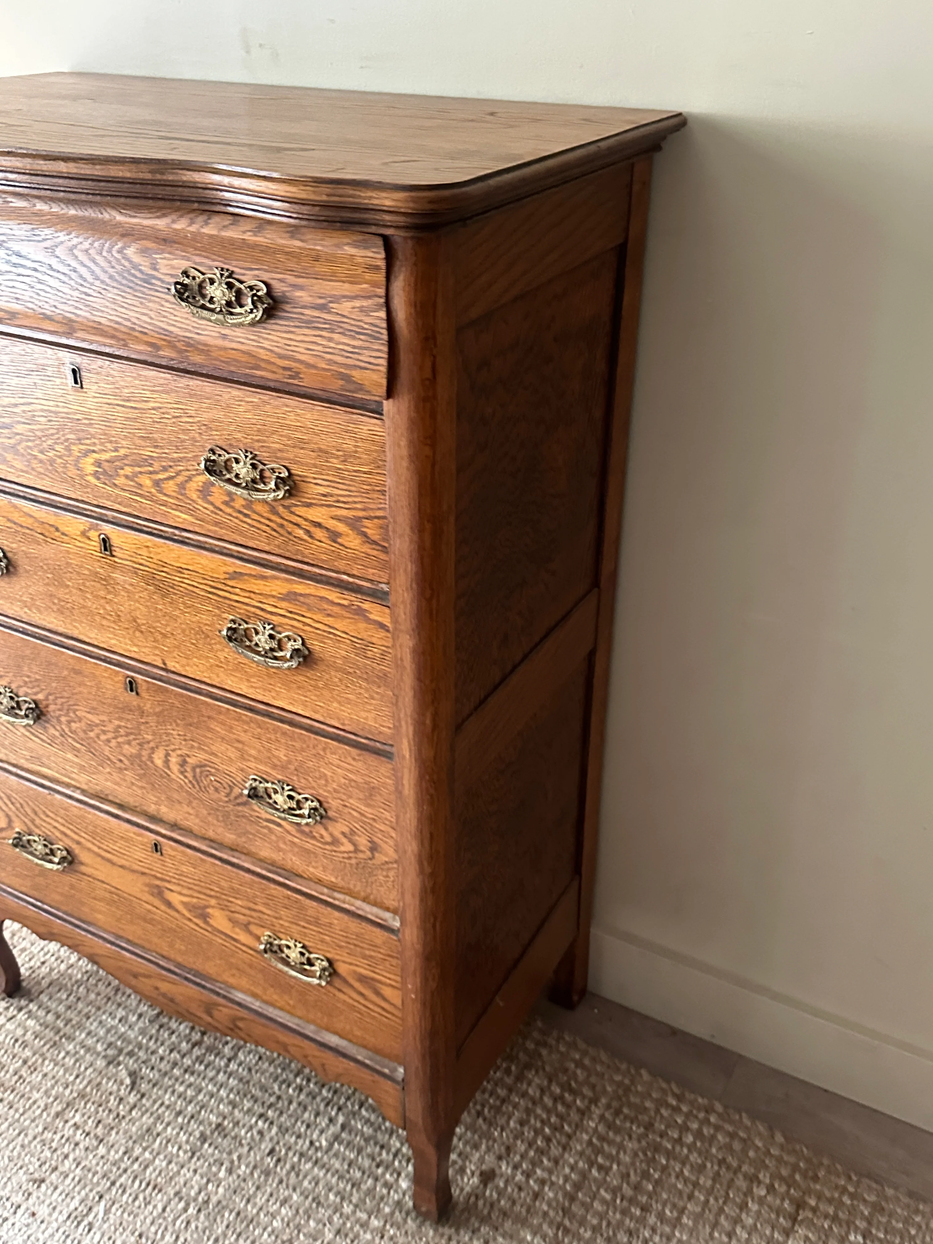 5 drawer tall oak dresser - Image 4
