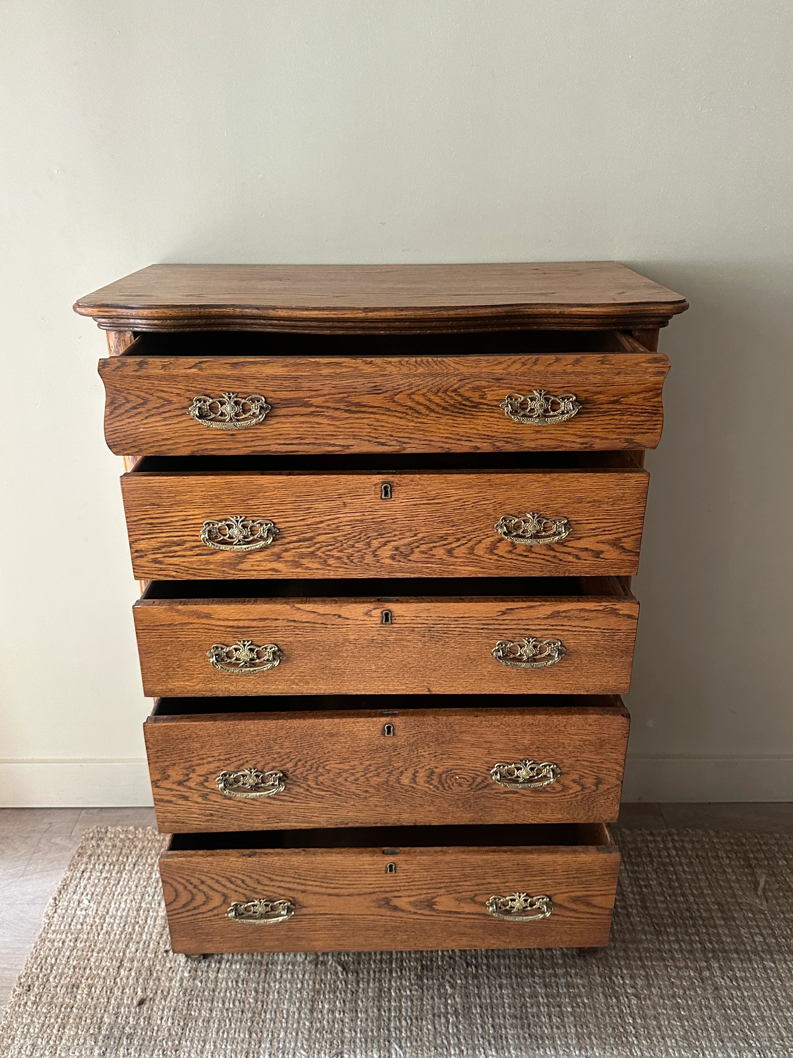 5 drawer tall oak dresser - Image 5