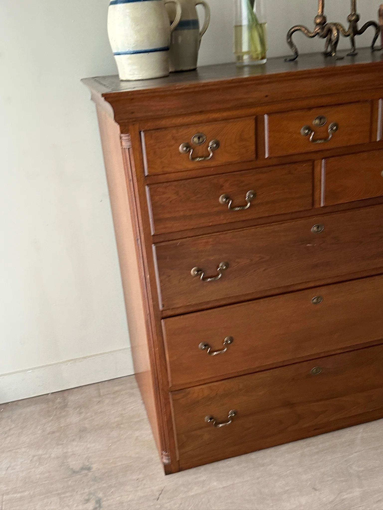 8 drawer Queen Anne walnut dresser - Image 3