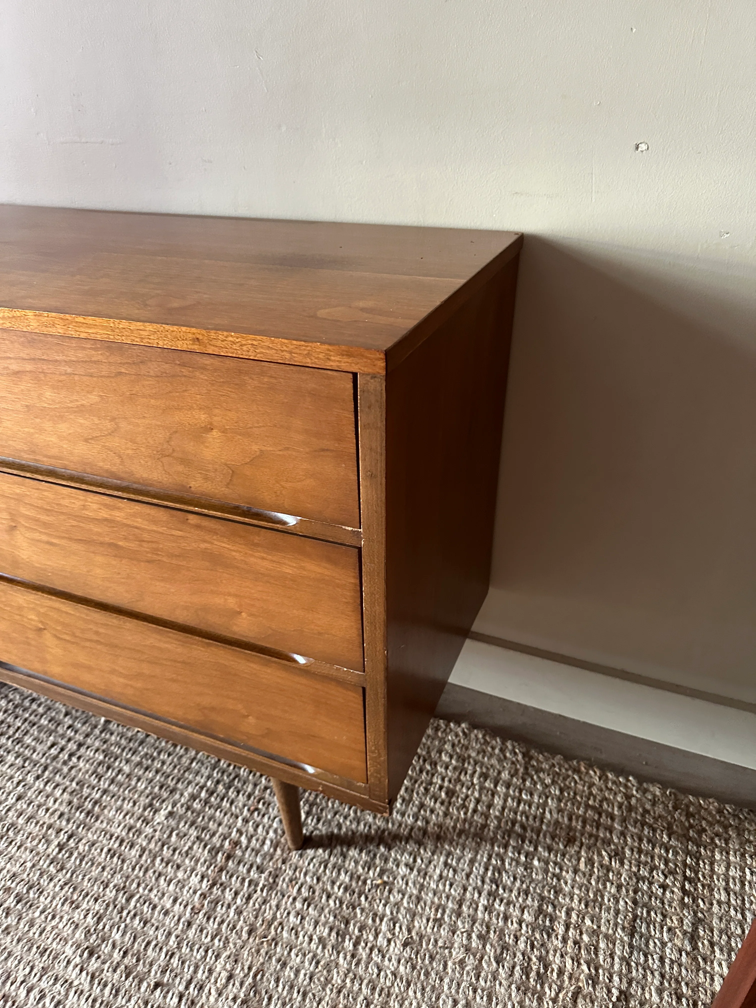 9 drawer walnut dresser - Image 4