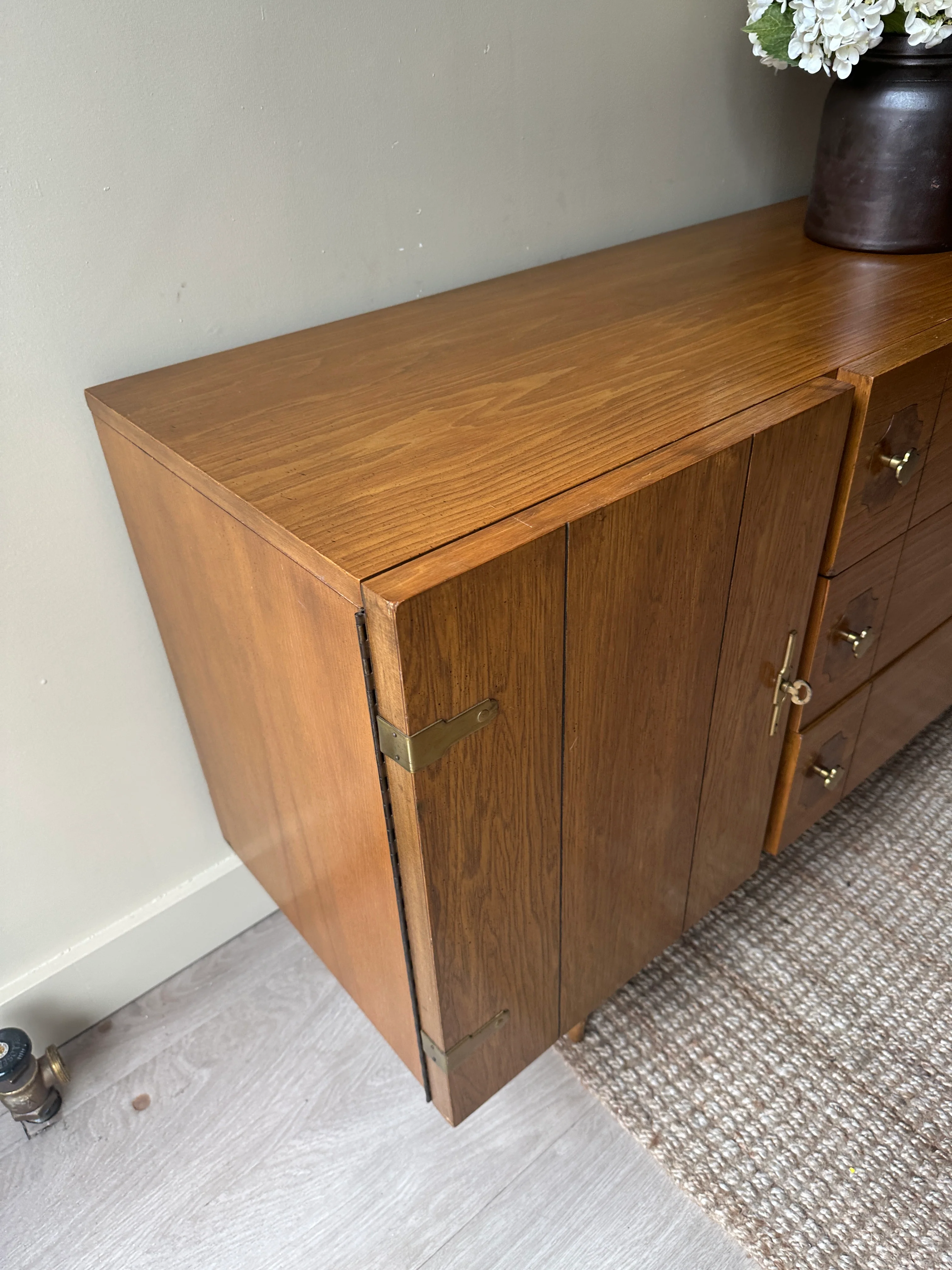 American of Martinsville credenza - Image 3