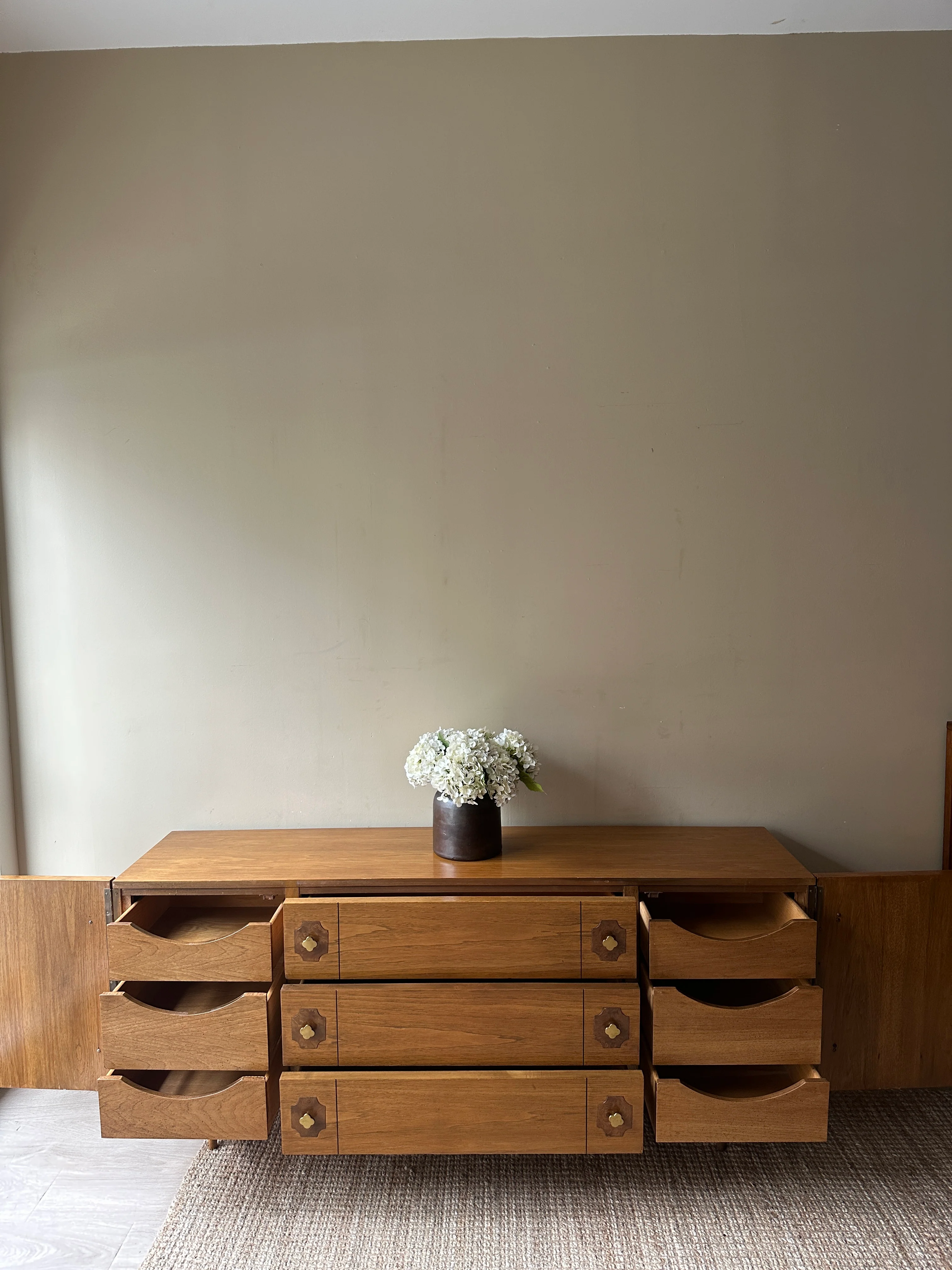 American of Martinsville credenza - Image 5