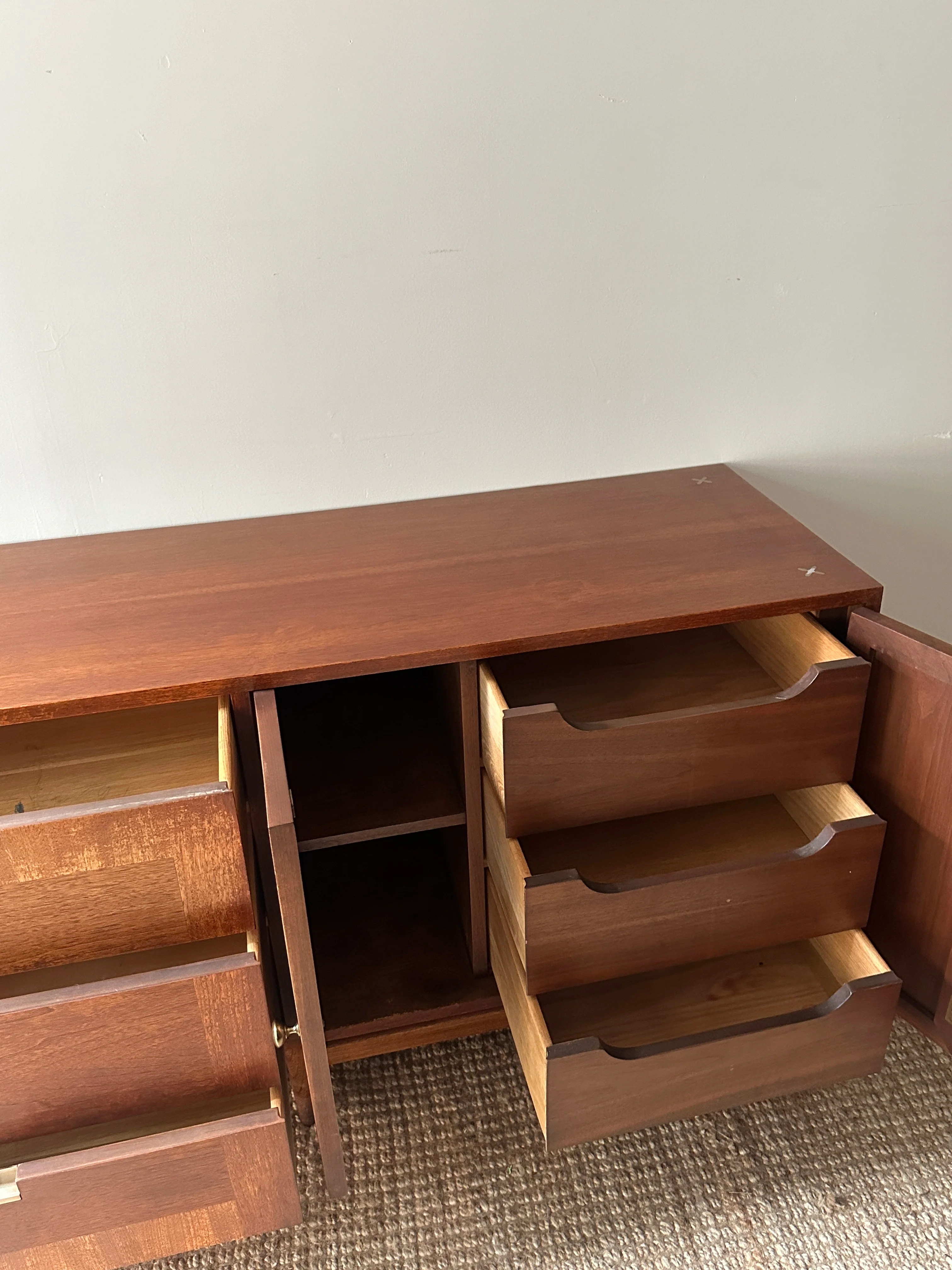 American of Martinsville credenza - Image 9