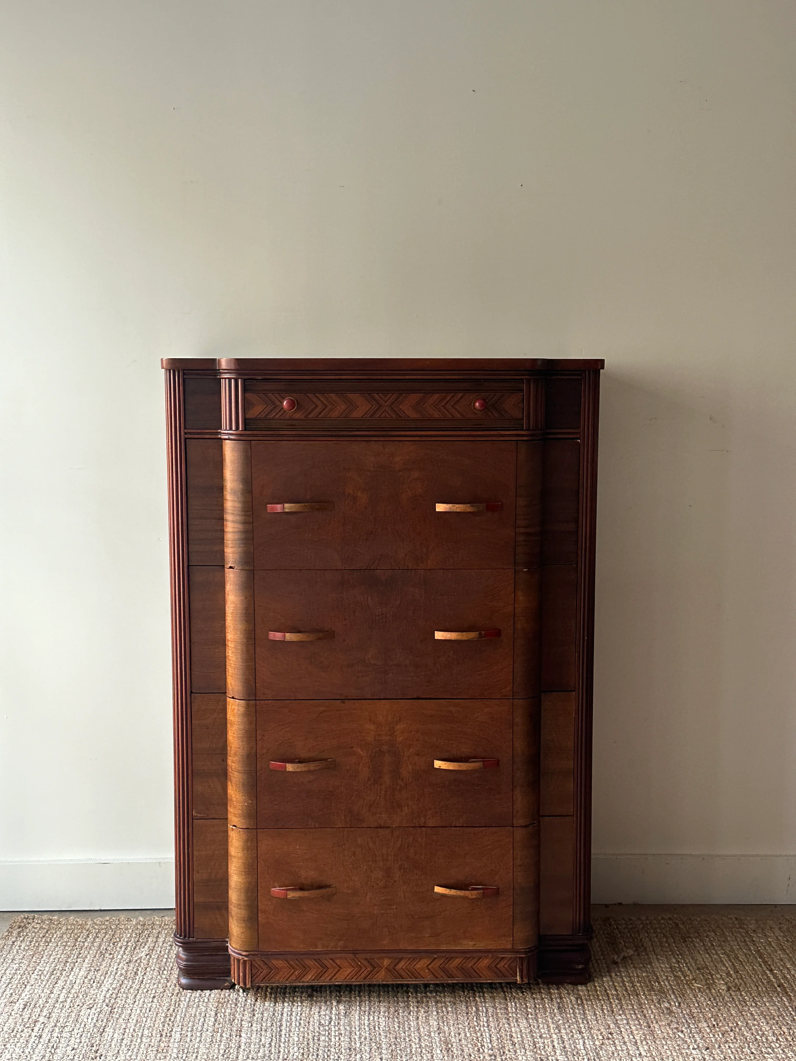 Art deco dresser