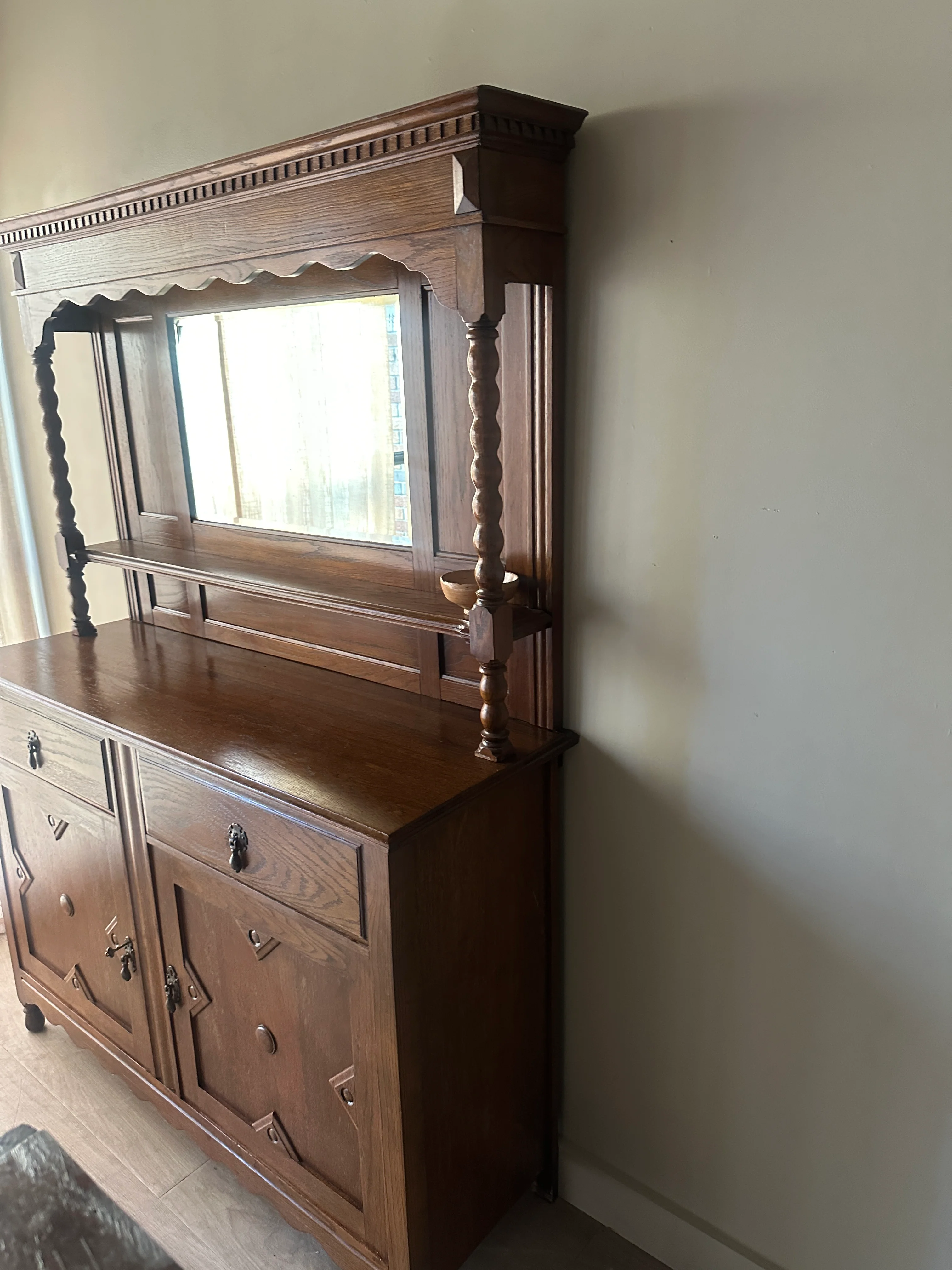 Arts and Crafts oak buffet - Image 3