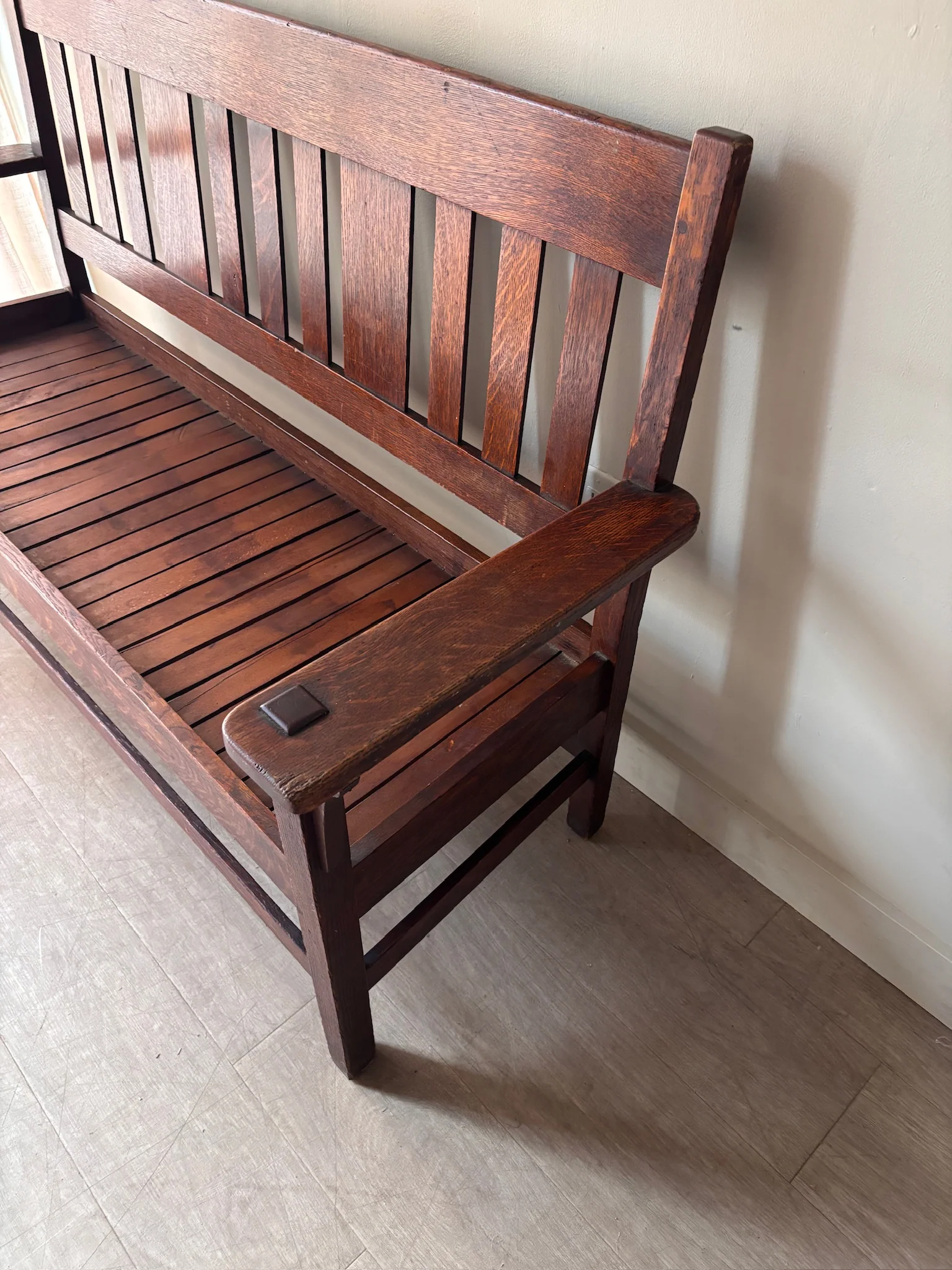 Arts & Crafts slatted bench - Image 5