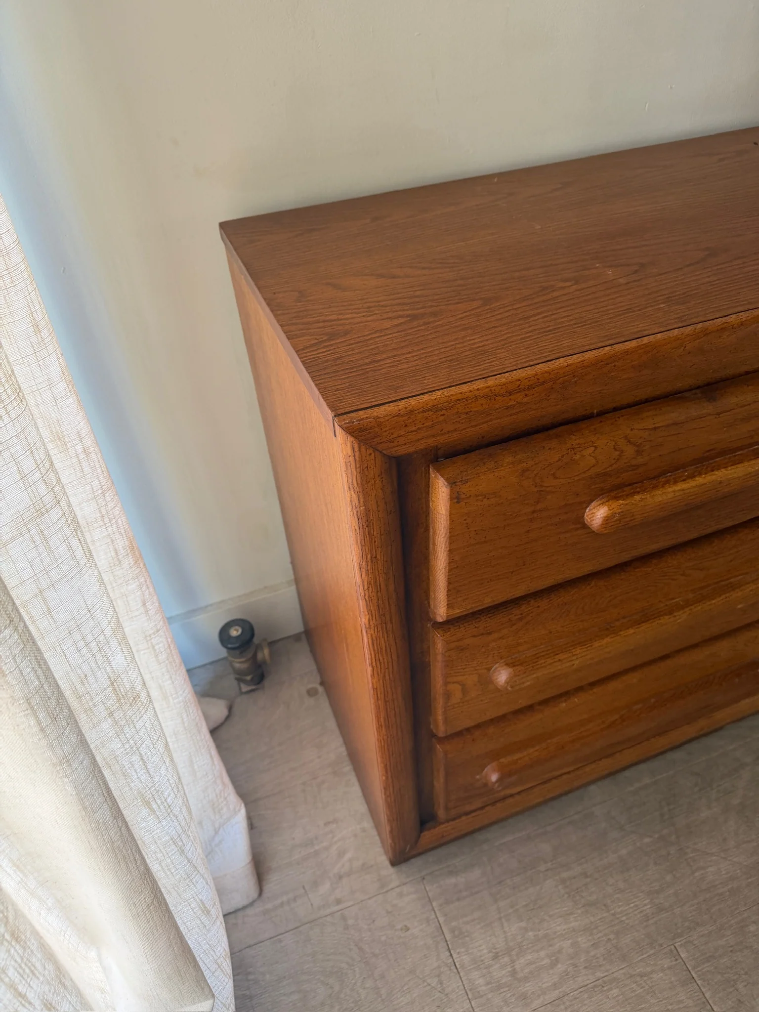 Bassett oak 9 drawer dresser - Image 2