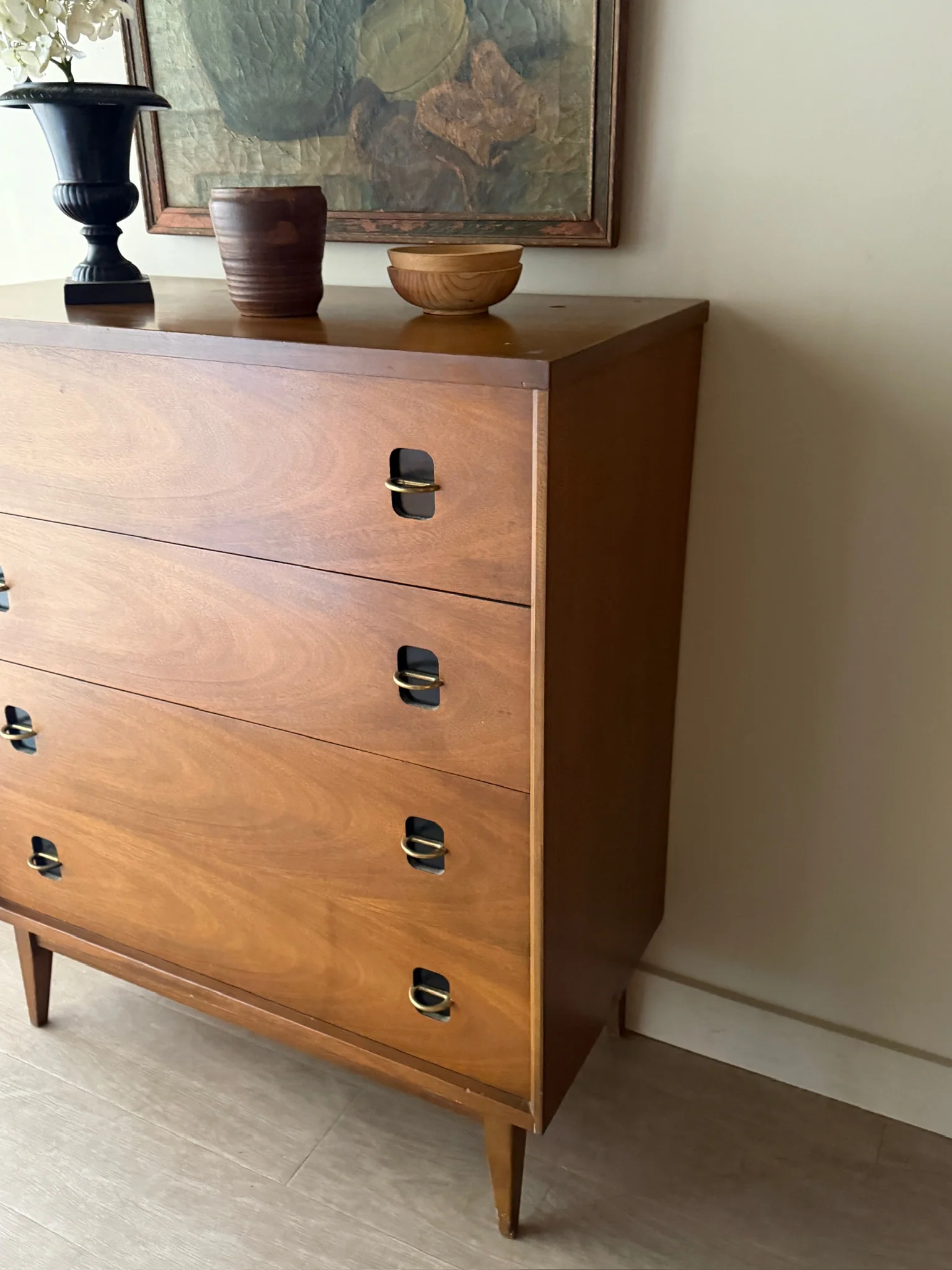 Bassett walnut dresser - Image 3