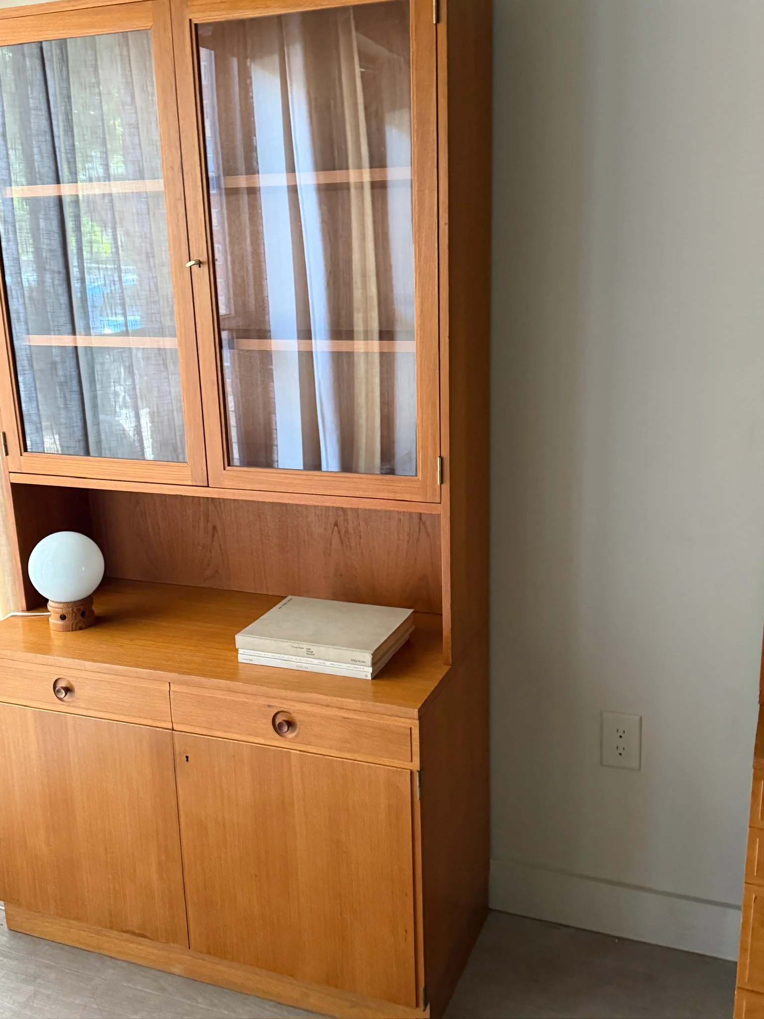 Bertil Fridhagen two piece teak hutch - Image 3
