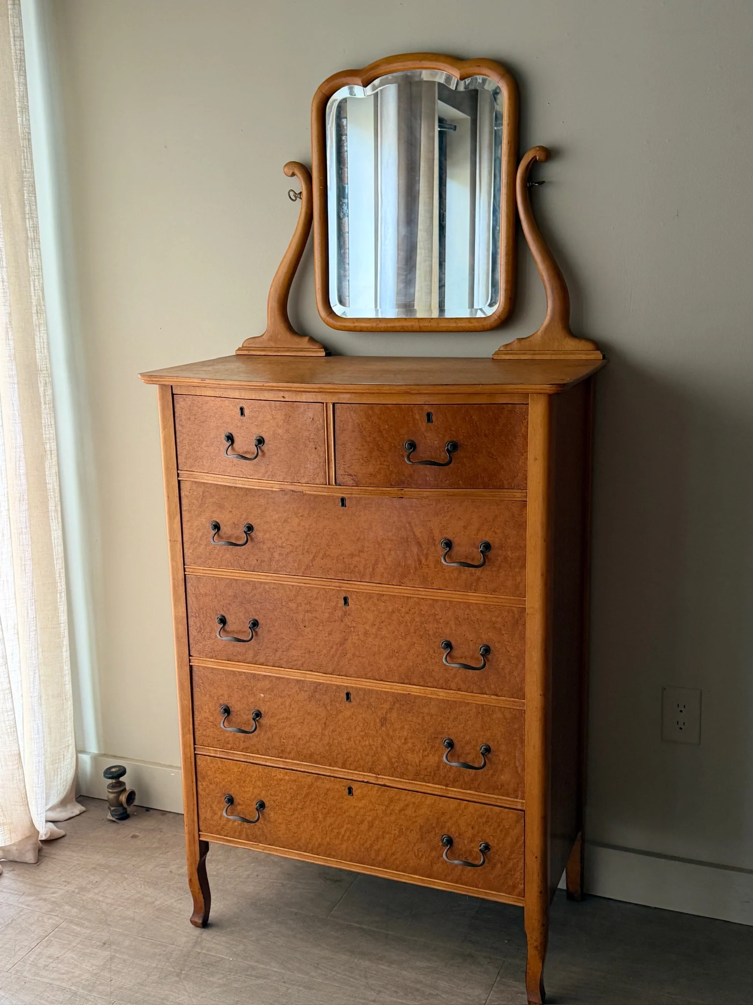 Bird’s eye maple dresser with mirror - Image 2