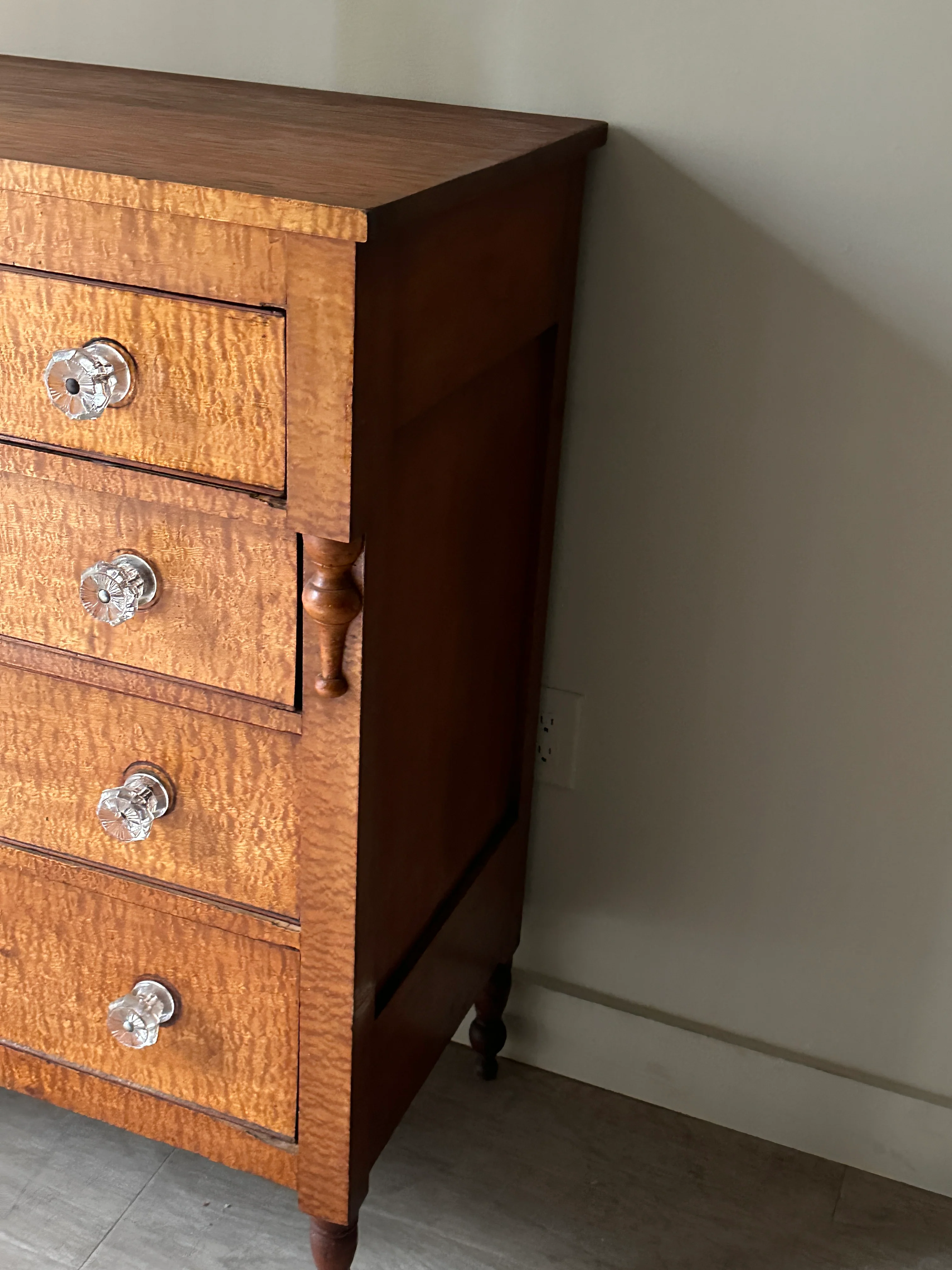 Birds Eye maple and cherry Sheraton dresser - Image 4