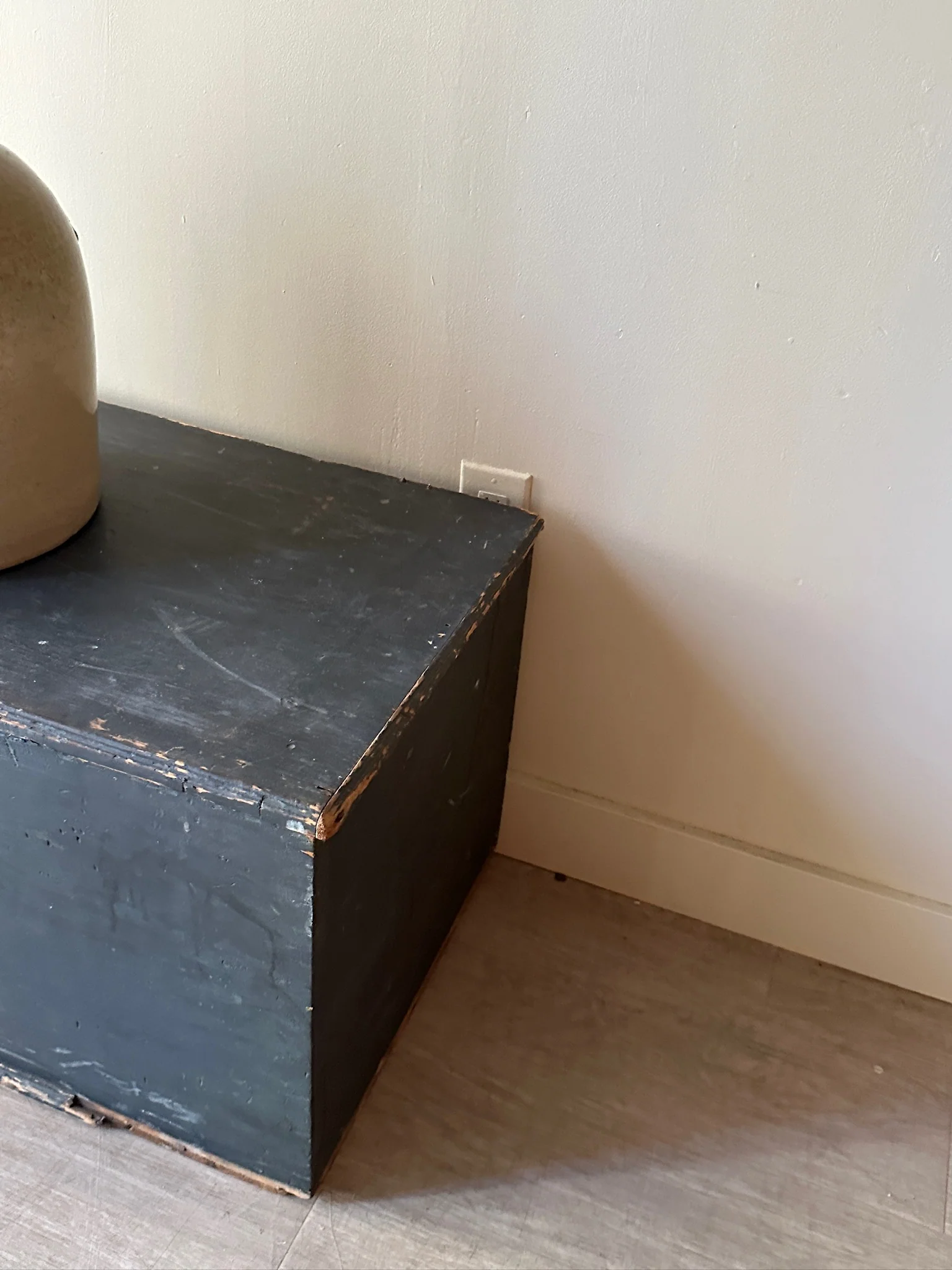 Blue painted chest - Image 3