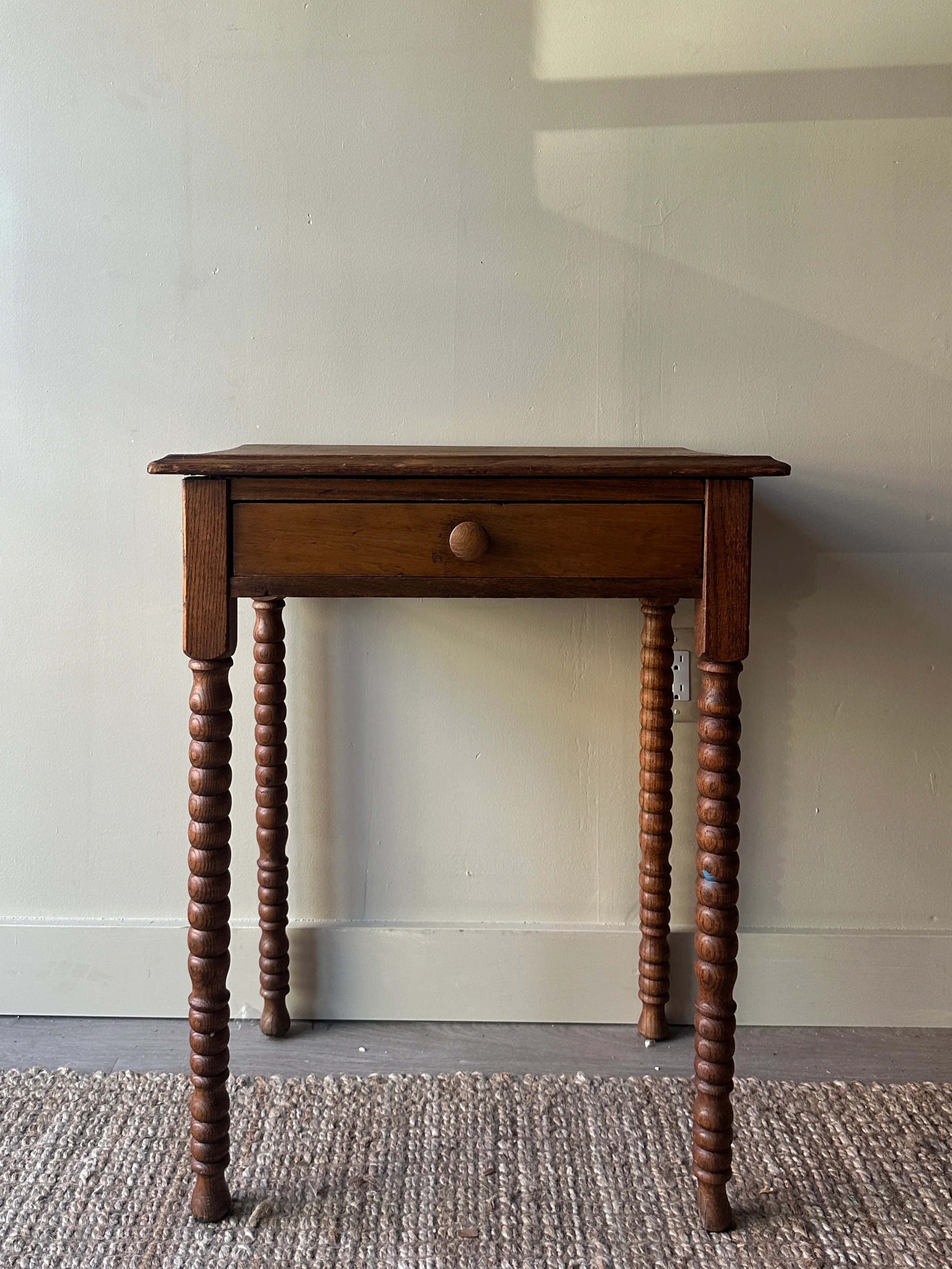 Bobbin leg side table