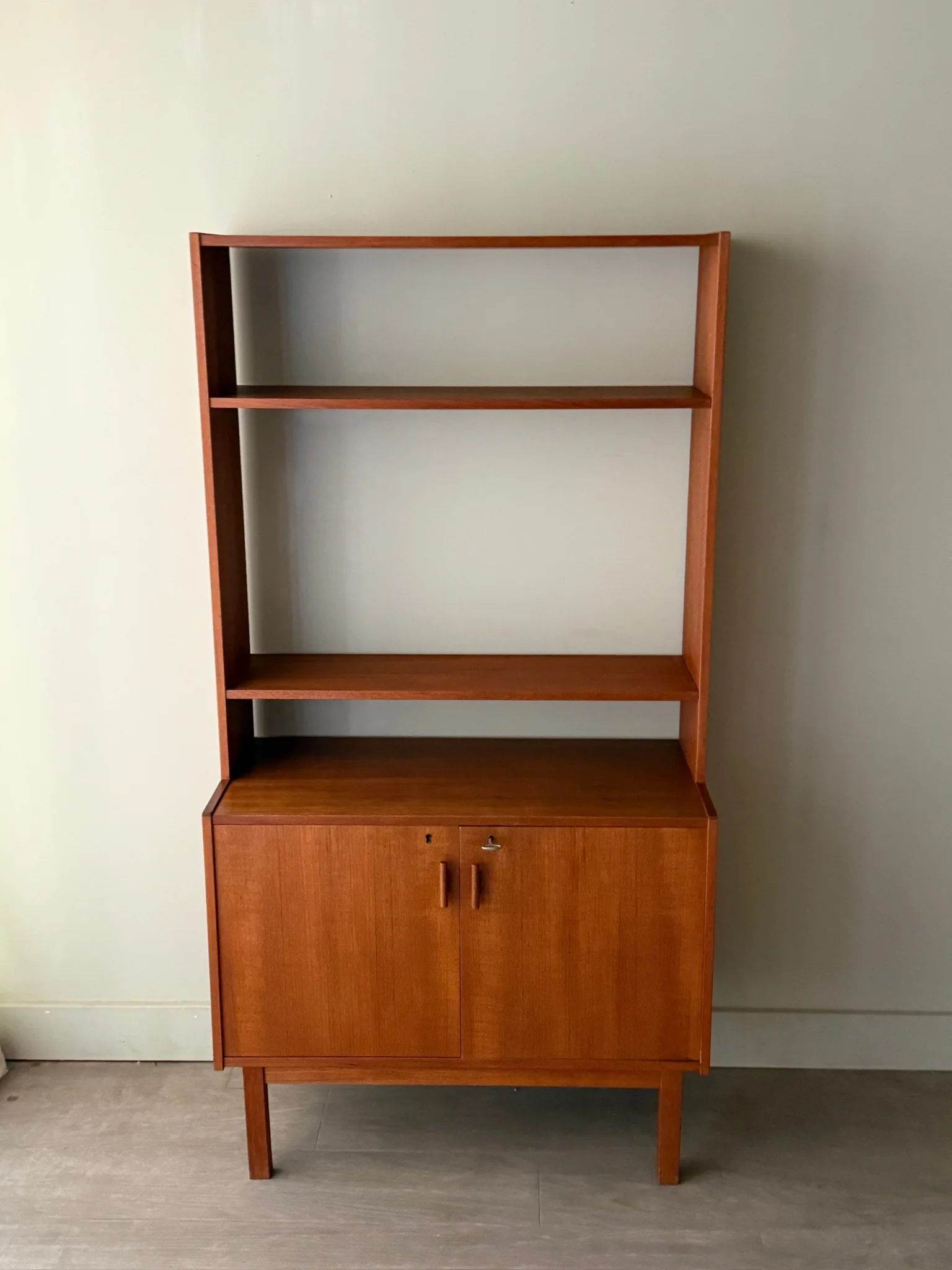 Breox Swedish teak hutch - Image 2