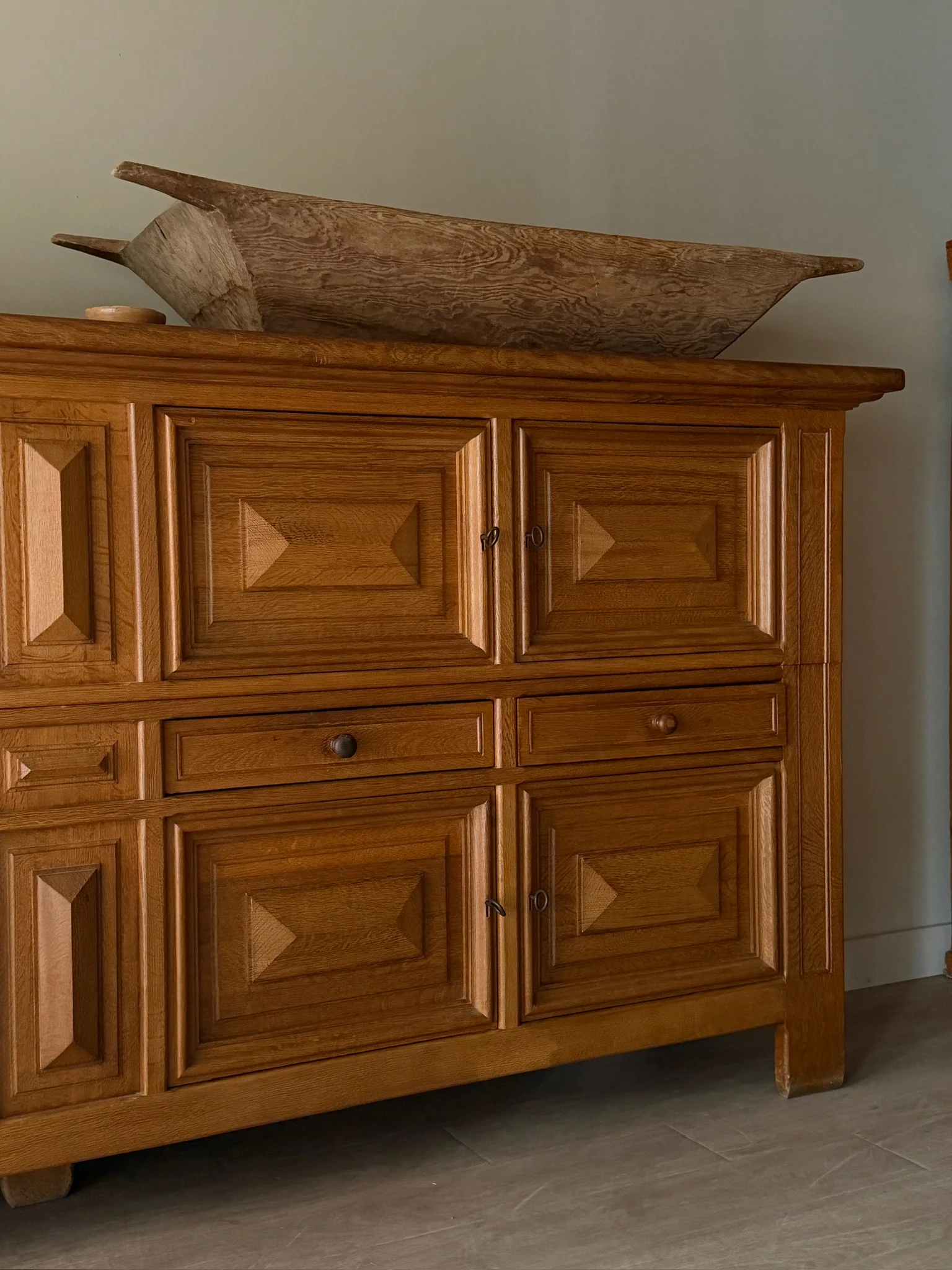 Brutalist Dutch oak two piece sideboard - Image 12