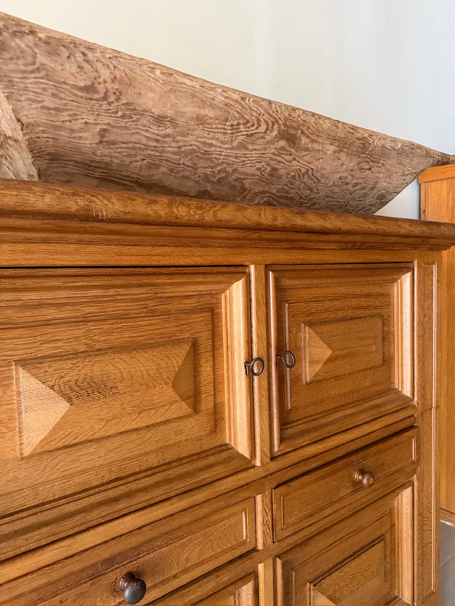 Brutalist Dutch oak two piece sideboard - Image 5