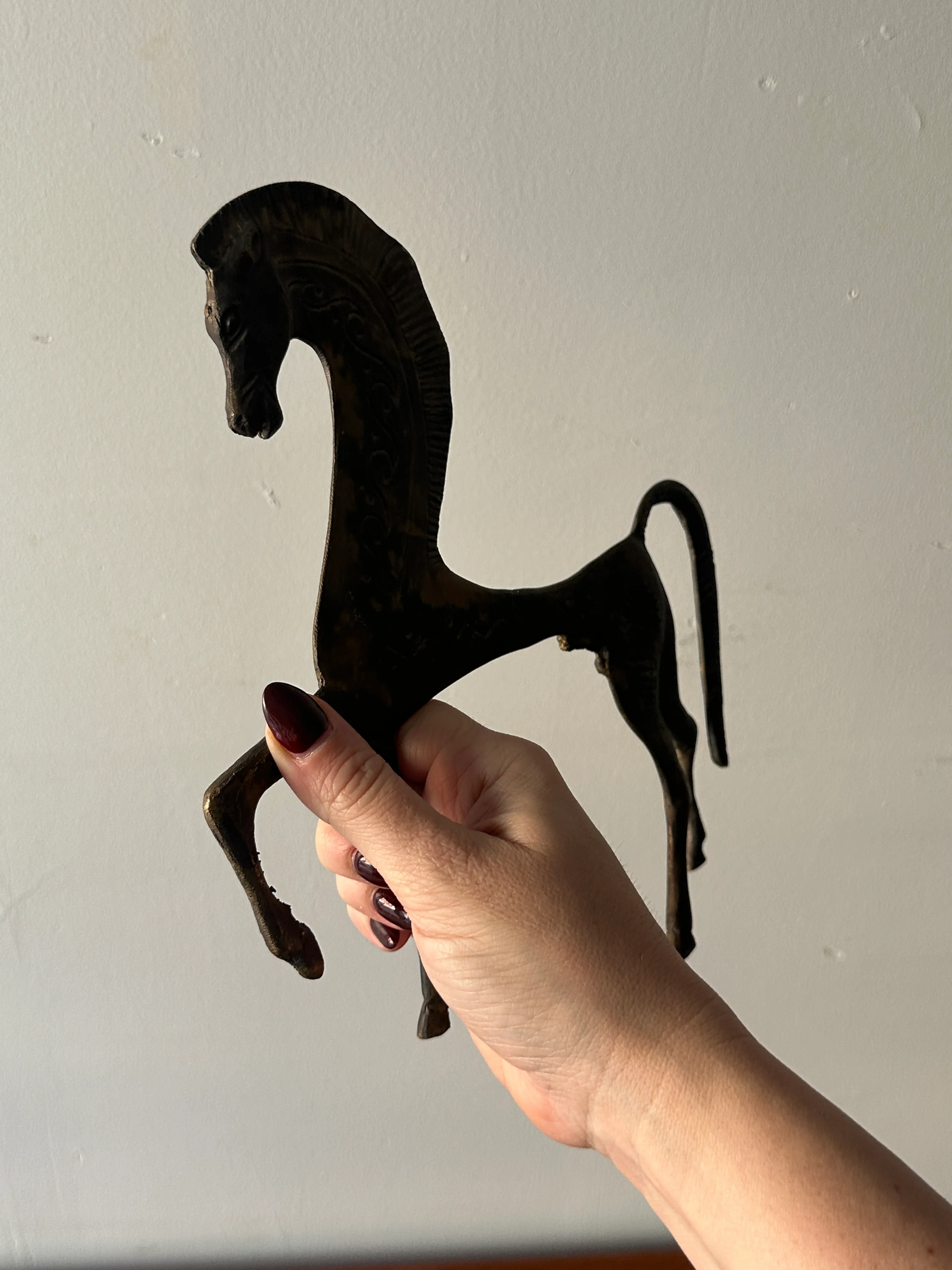 Brutalist horse sculpture - Image 6