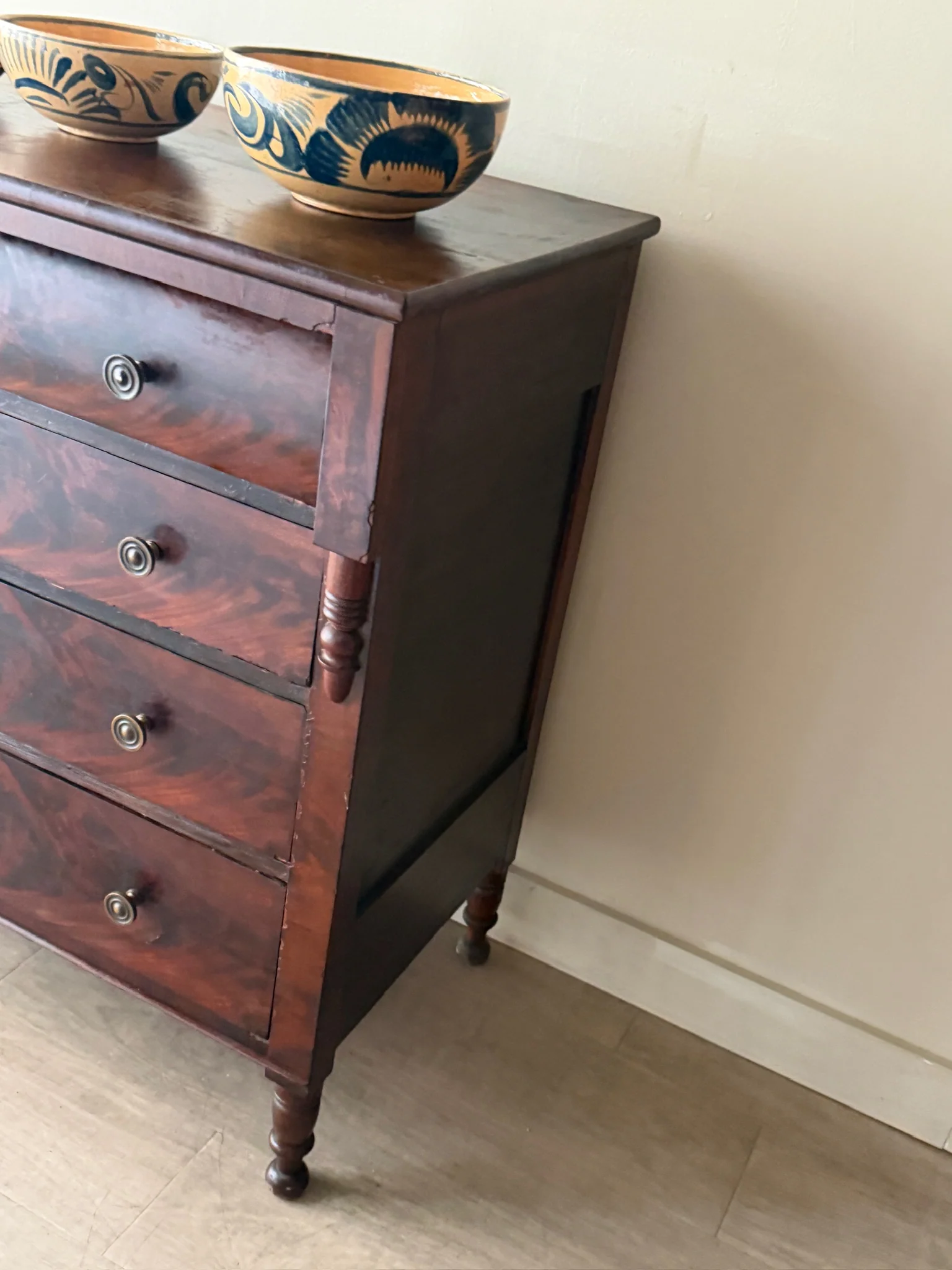 Burl mahogany dresser - Image 4