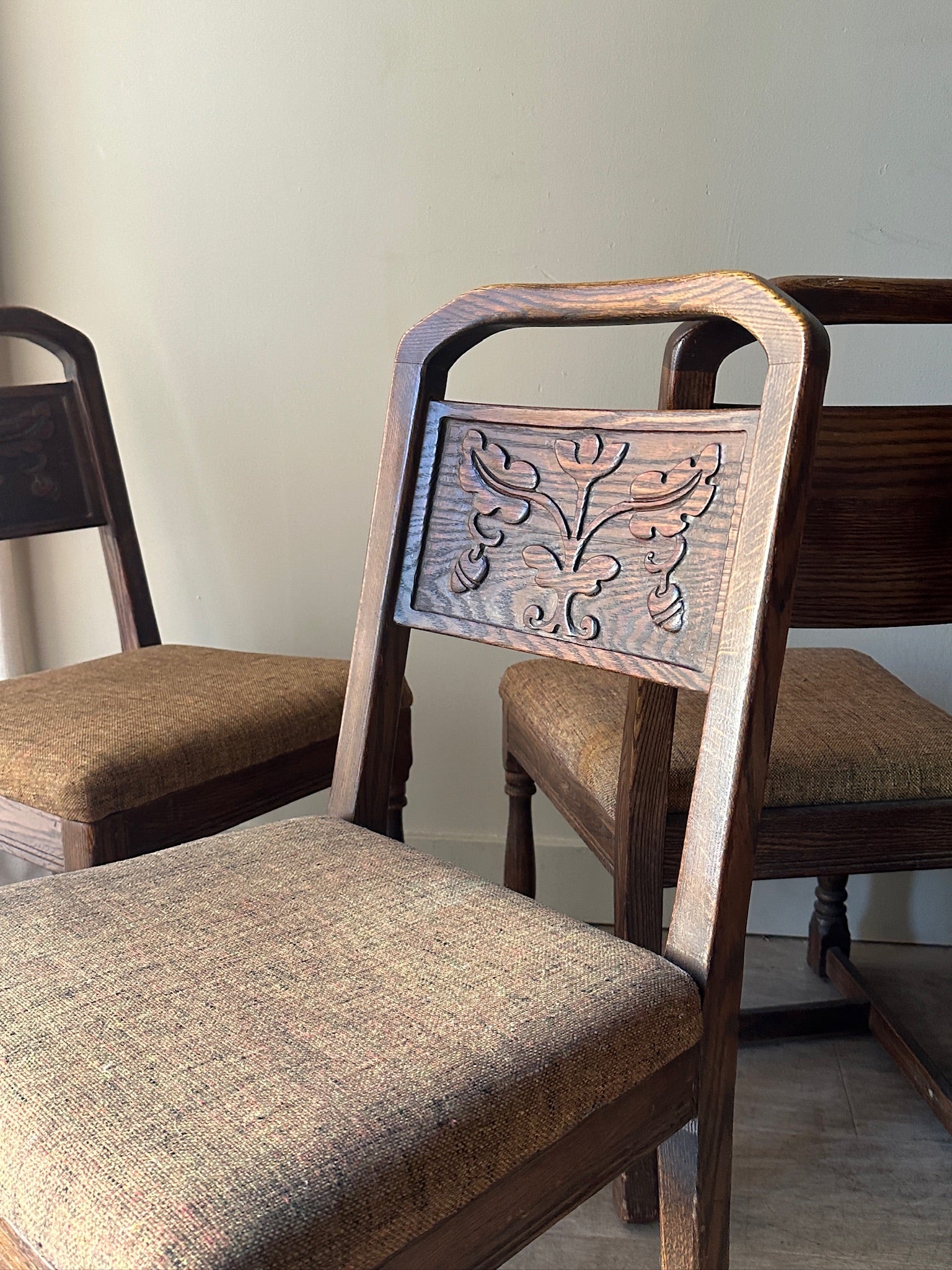 Carved oak upholstered dining chairs. Sets of 2. - Image 4