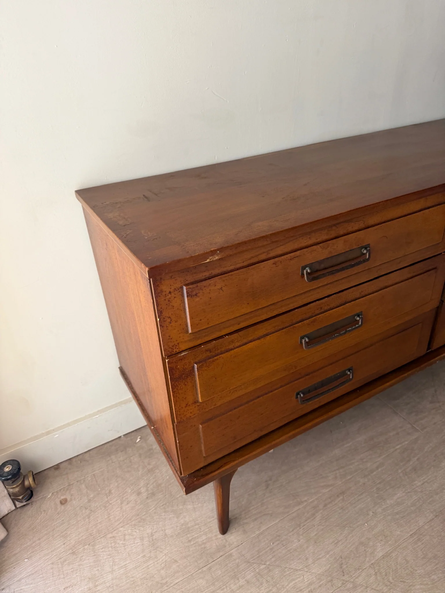 Century walnut 6 drawer dresser - Image 3