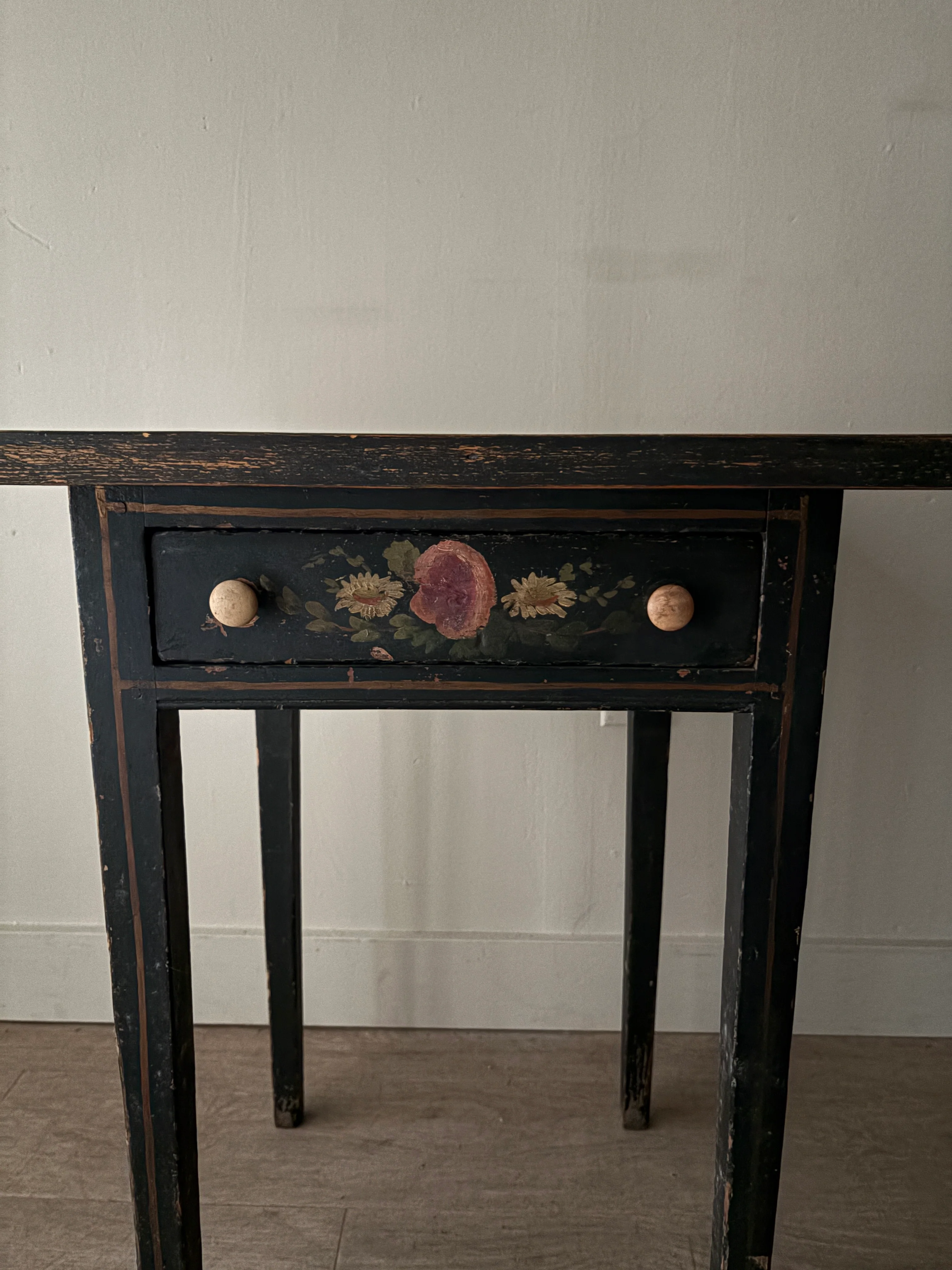Checkered side table - Image 5