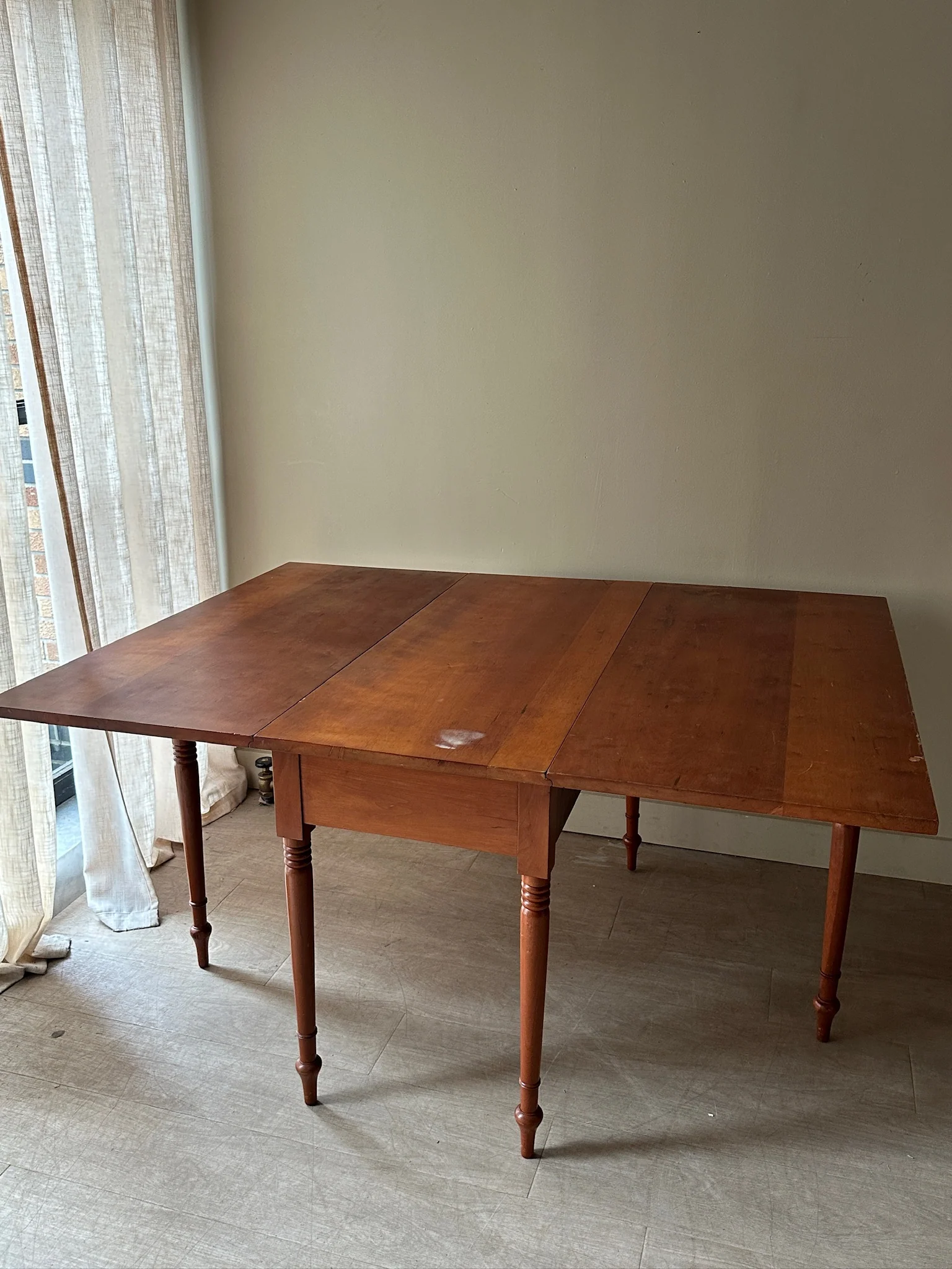 Cherry drop leaf dining table - Image 6