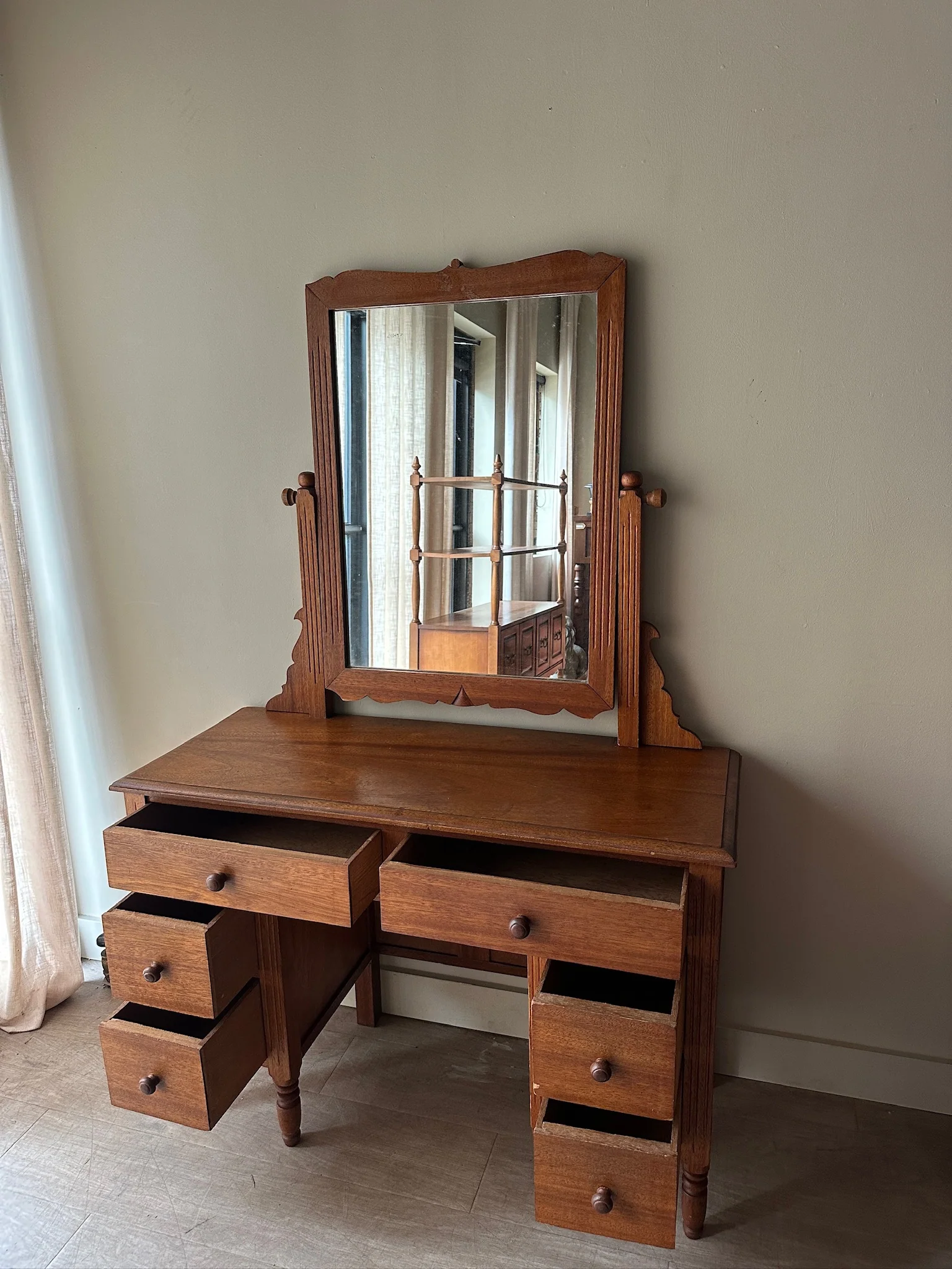 Cherry vanity - Image 3