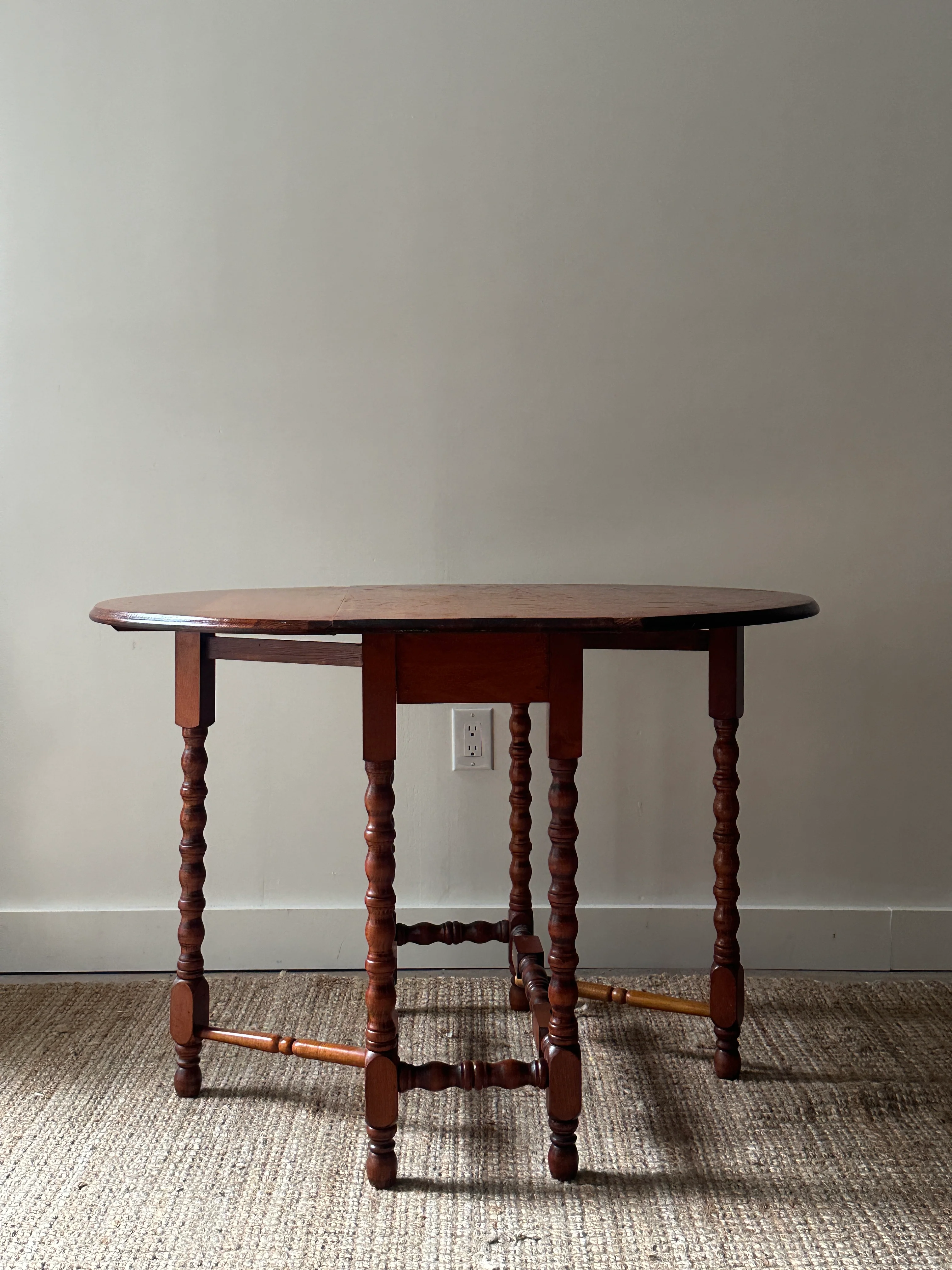 Colonial revival gate leg table - Image 4
