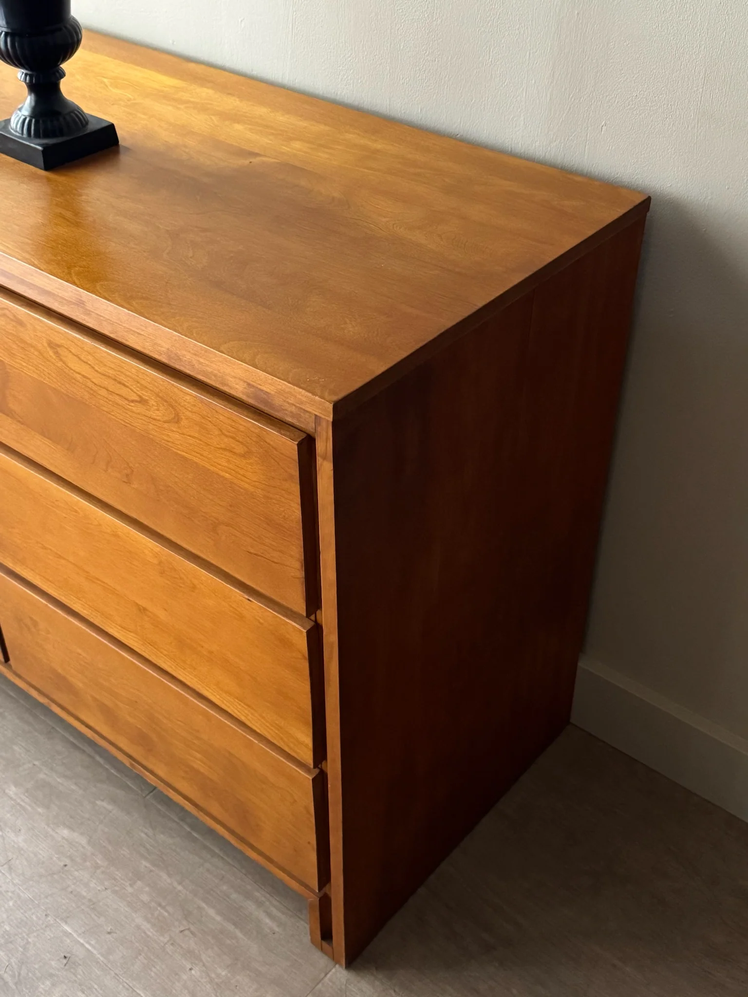 Conant Ball maple 6 drawer dresser - Image 3