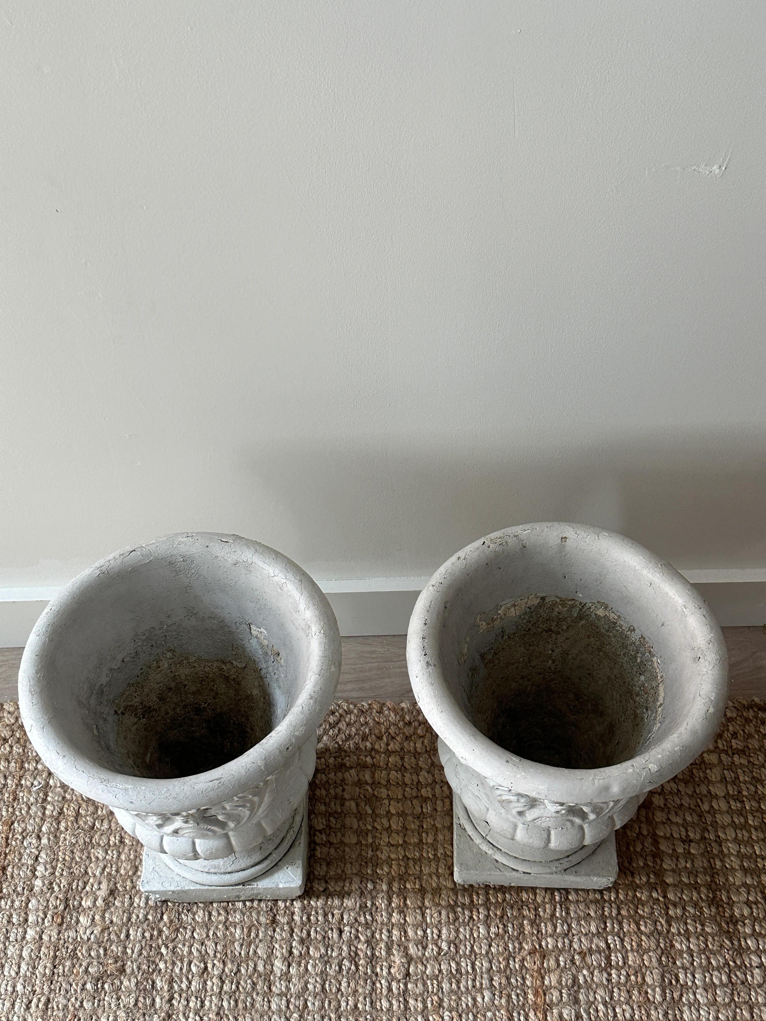 Concrete urns. Sold individually. - Image 5