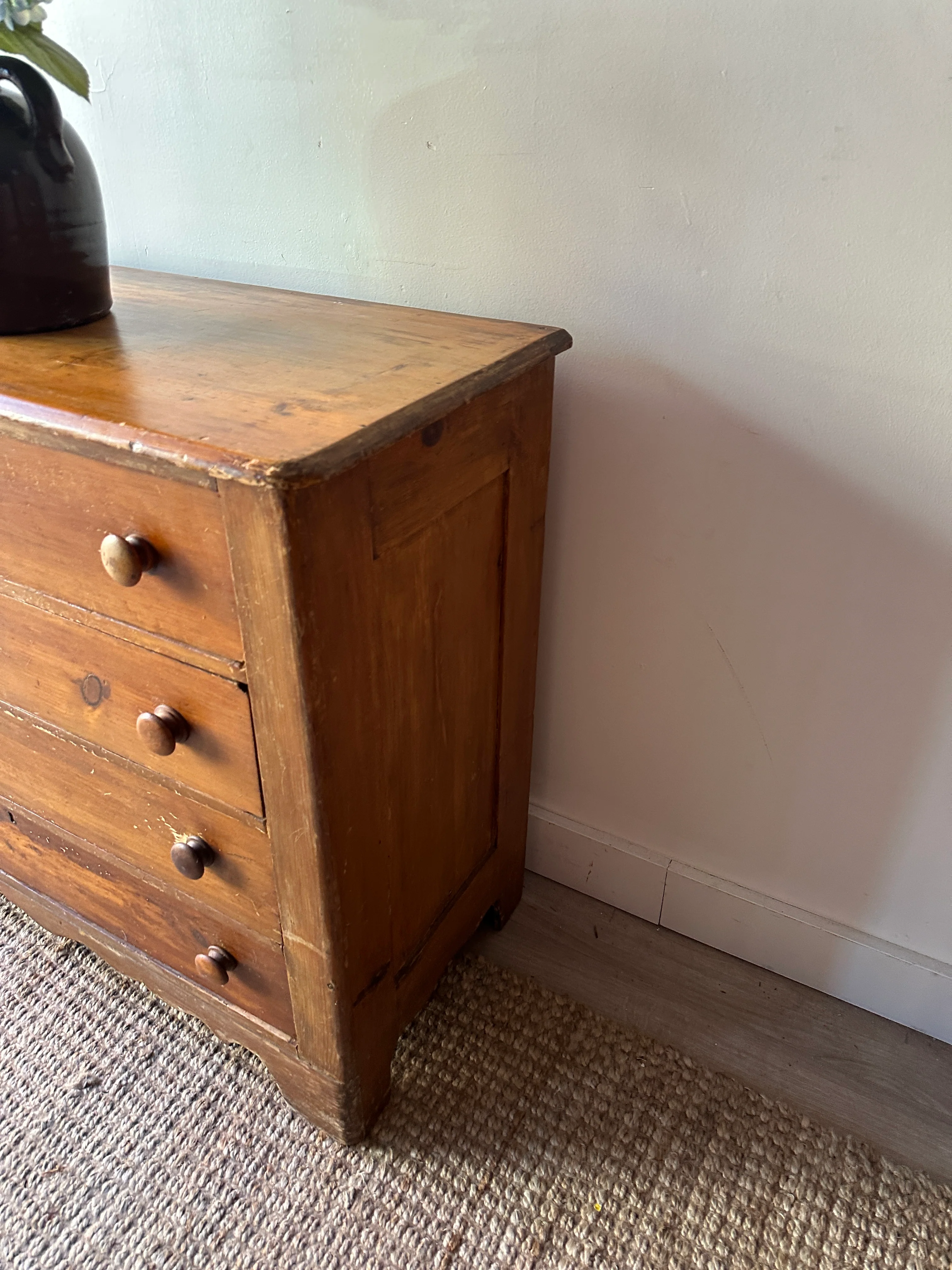 Cottage pine dresser - Image 3