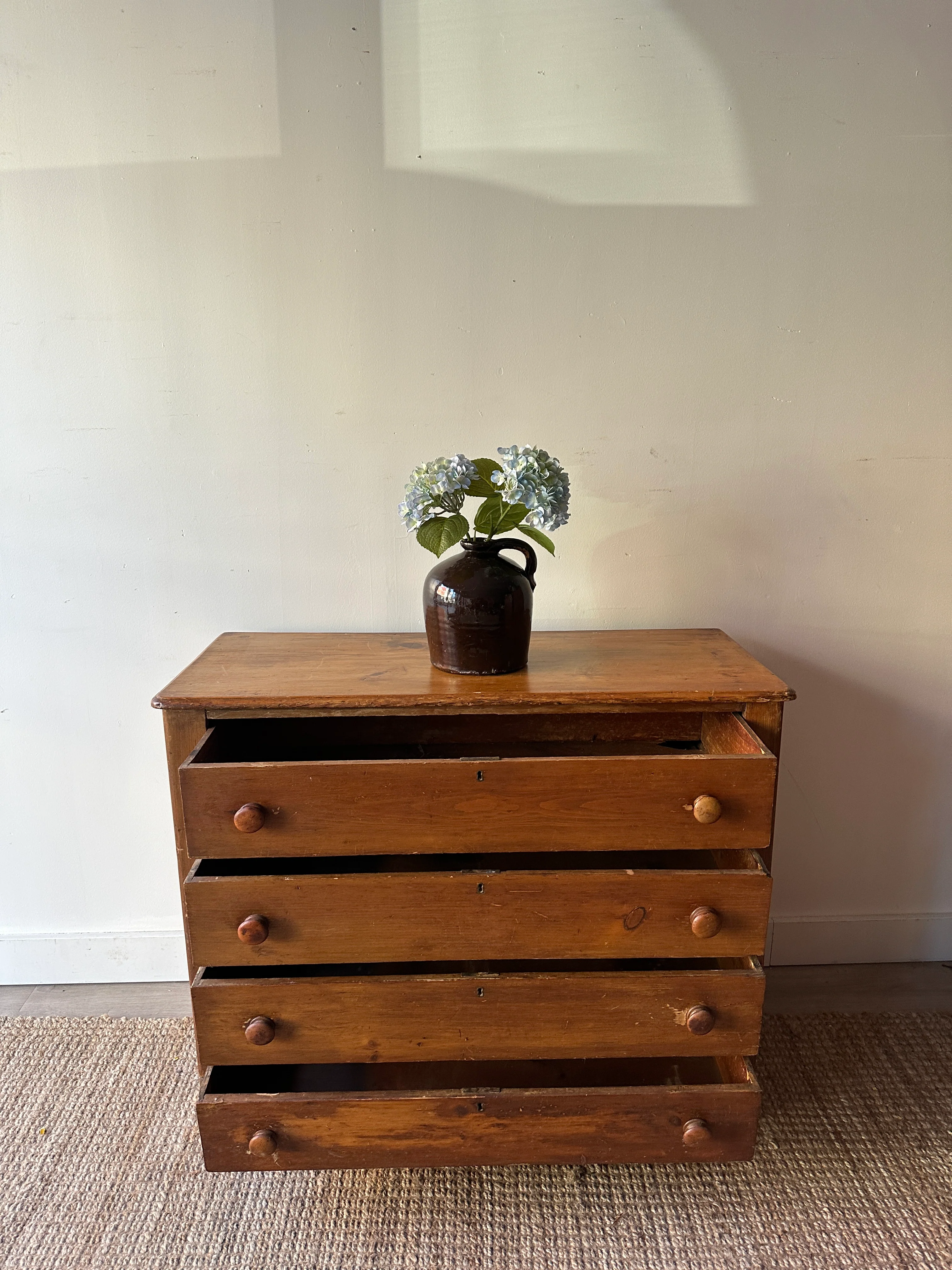 Cottage pine dresser - Image 4