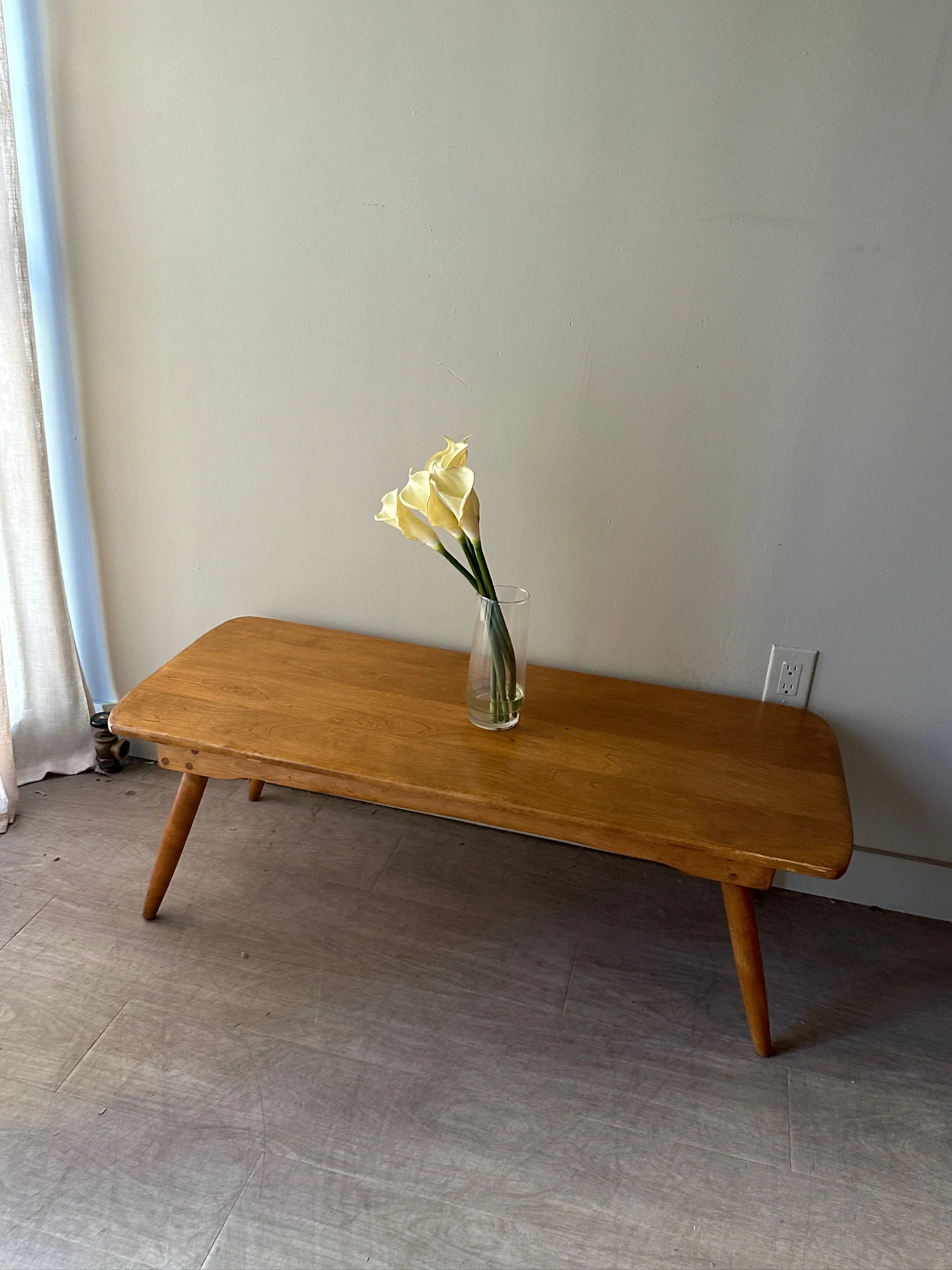 Cushman maple coffee table - Image 4