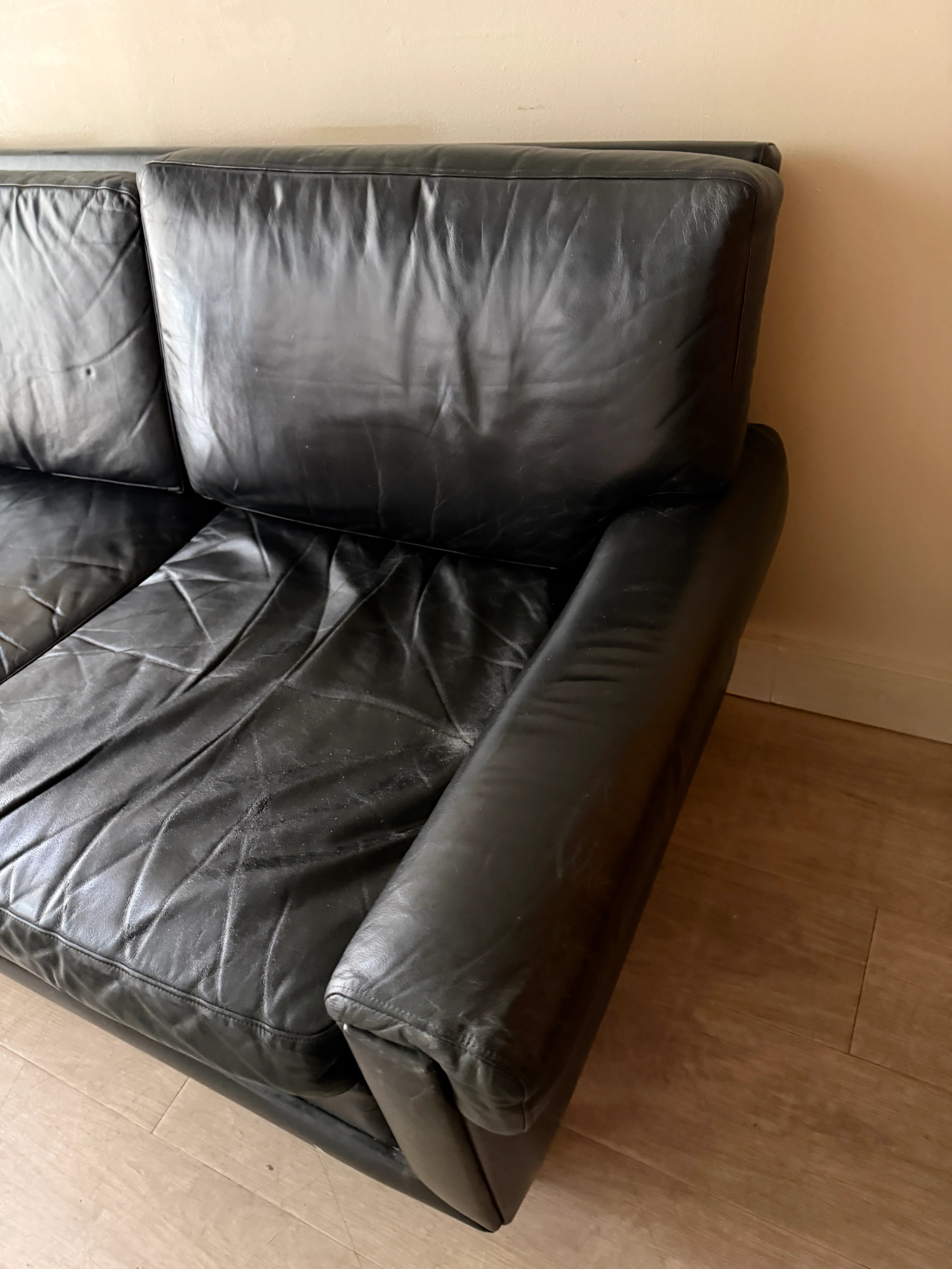 Danish black leather sofa - Image 3