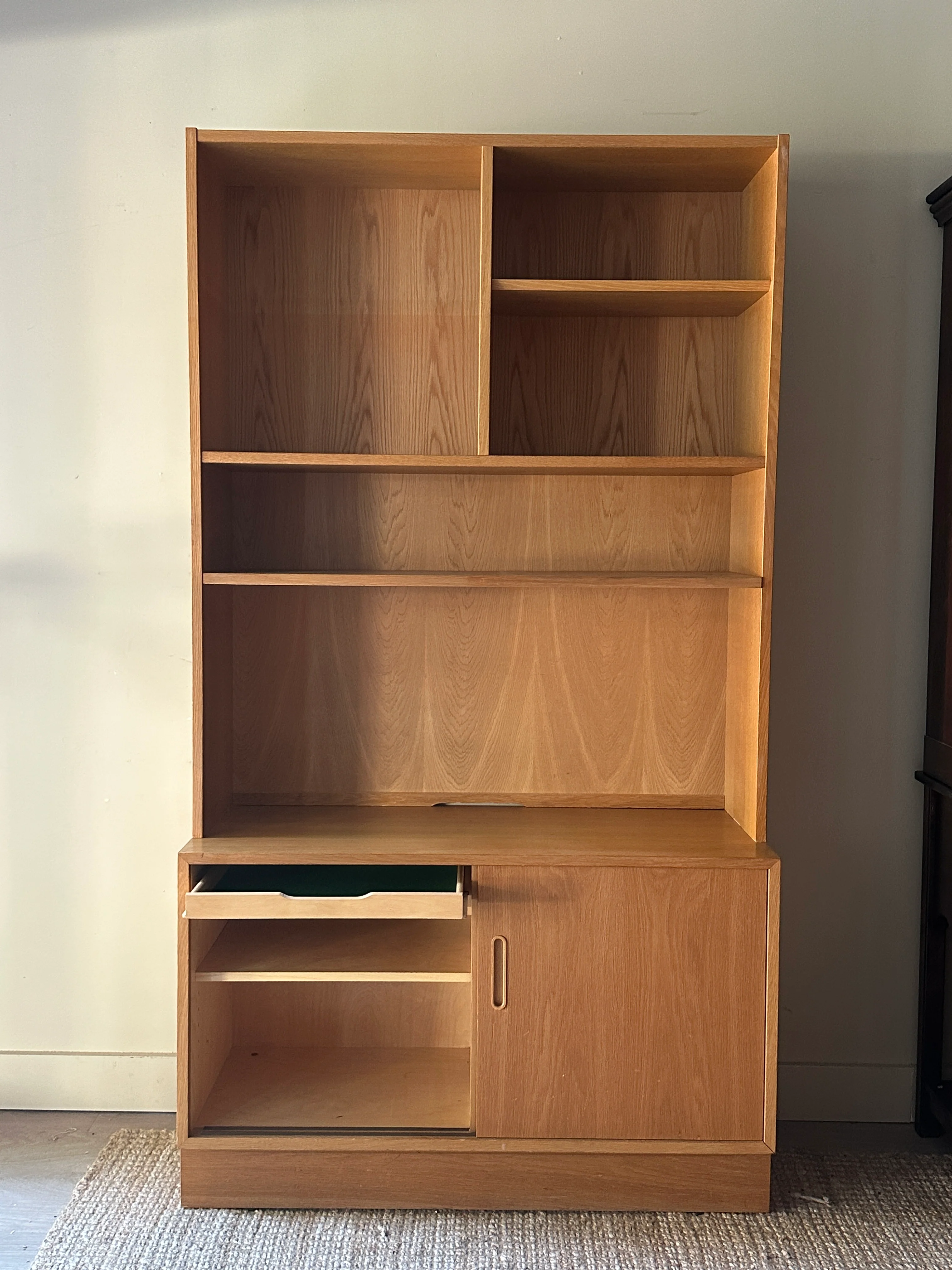 Danish blonde two piece hutch - Image 5