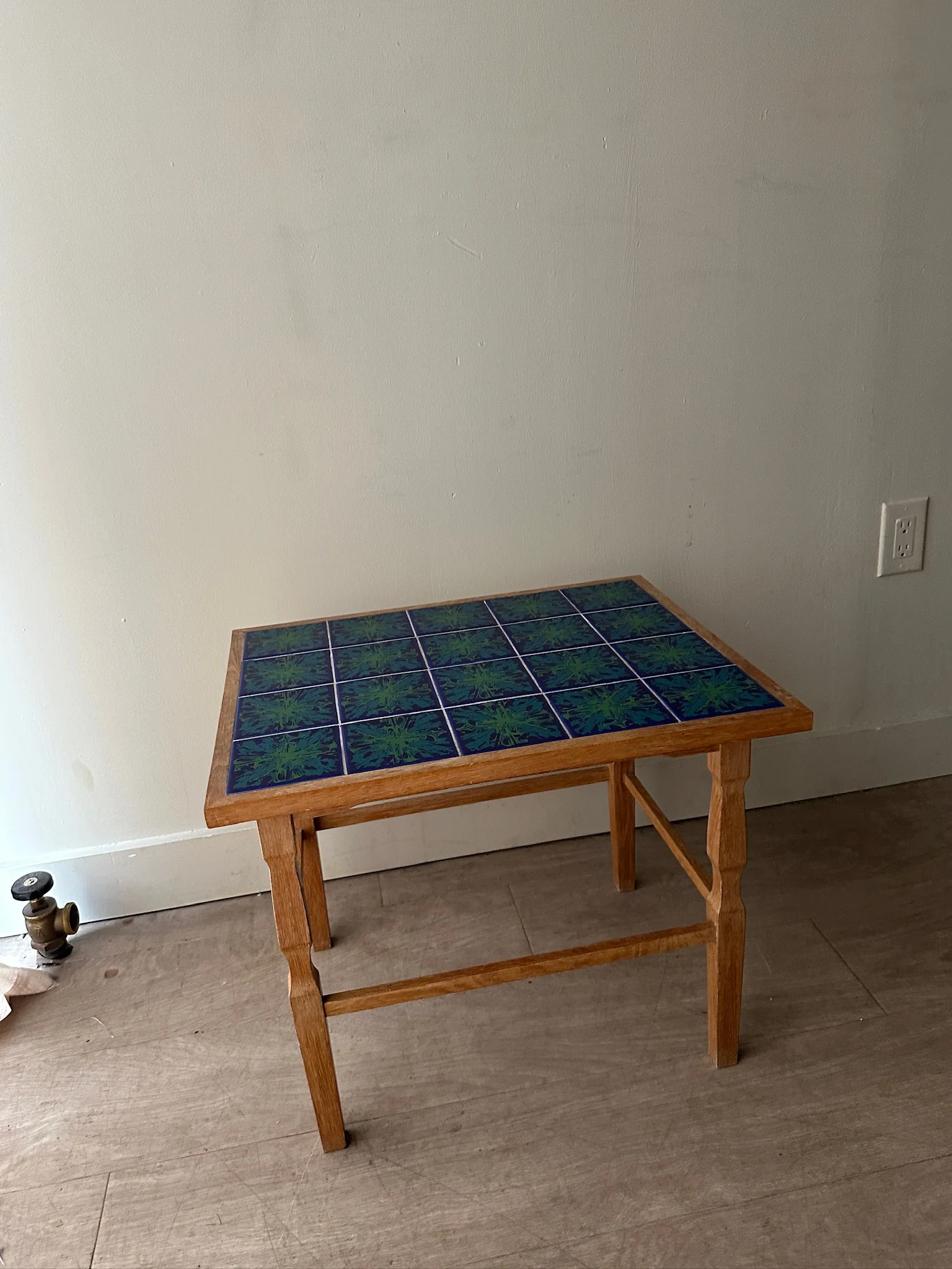 Danish oak and ceramic tile side table - Image 2