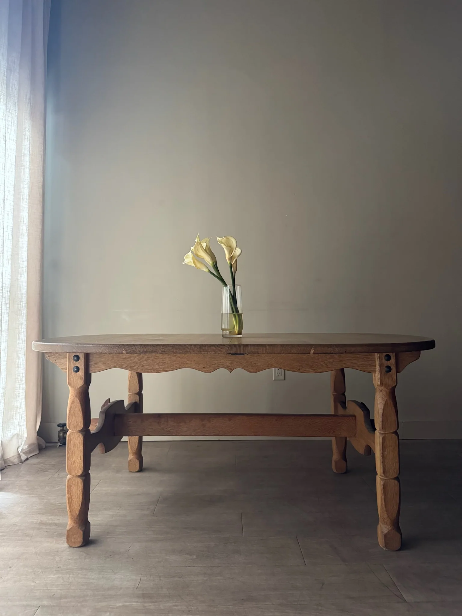 Danish oak dining table with extensions - Image 2