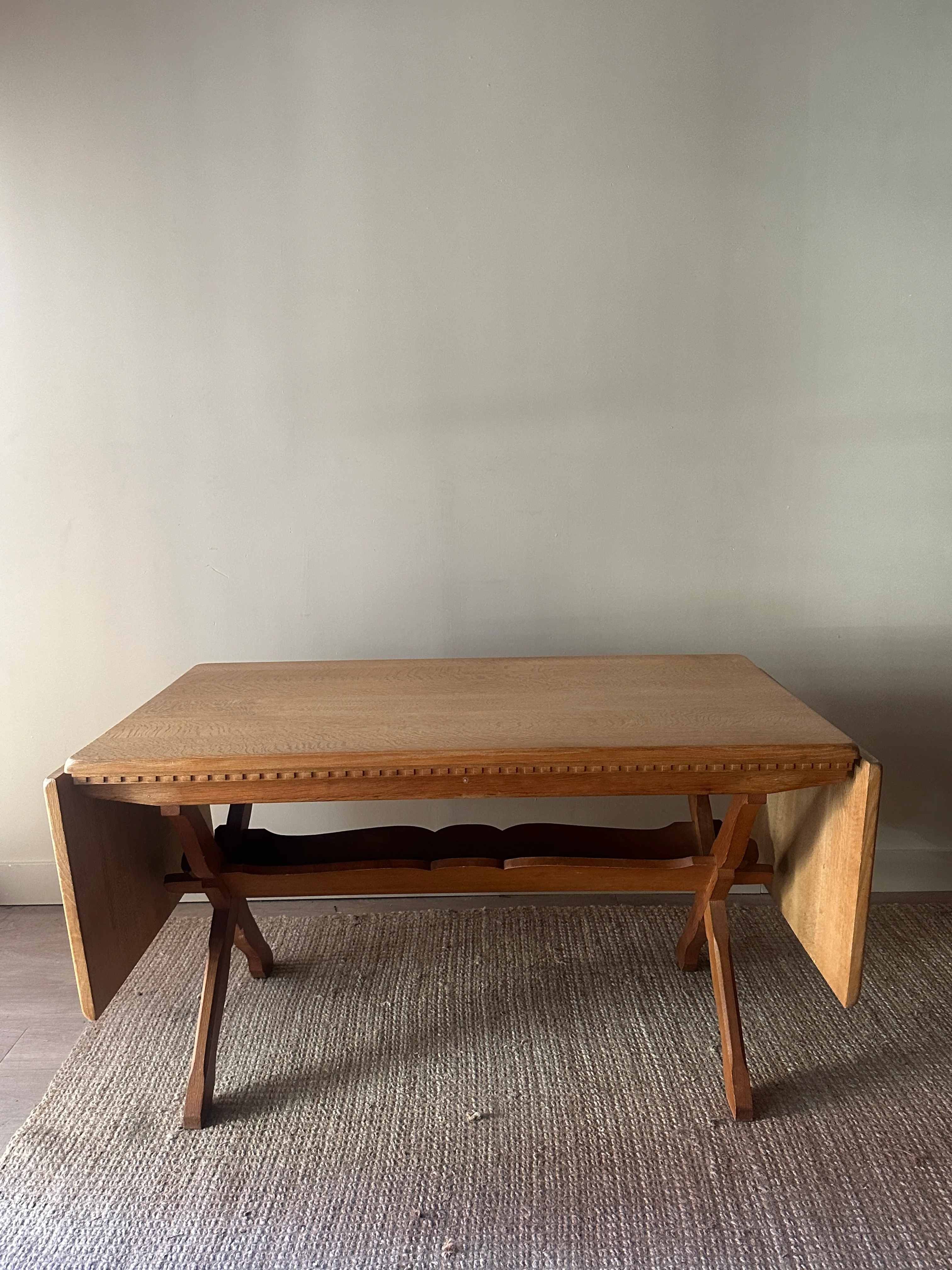 Danish oak dining table with removable leaves by Henning Kjaernulf - Image 5