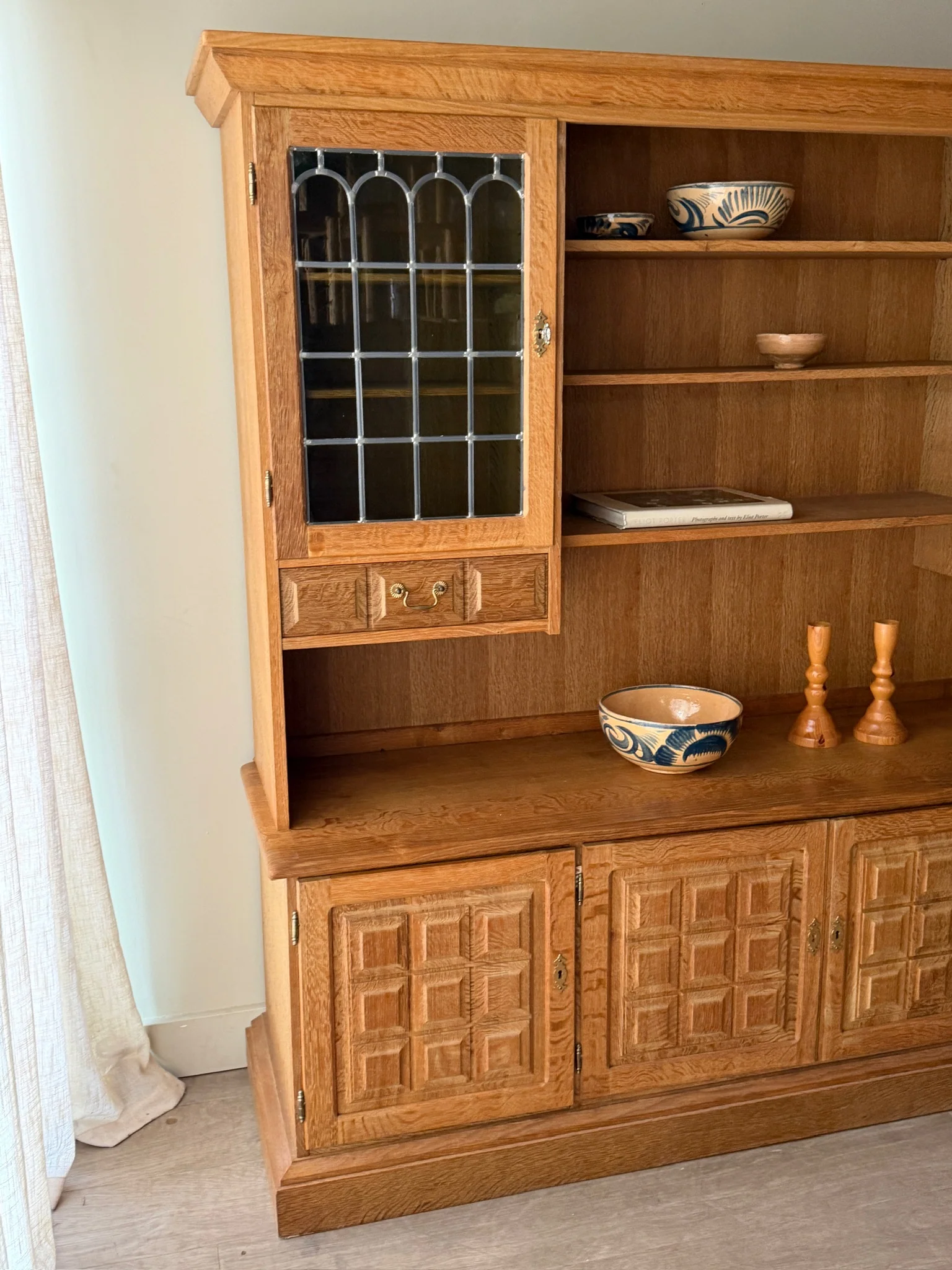 Danish oak two piece sideboard/hutch - Image 4