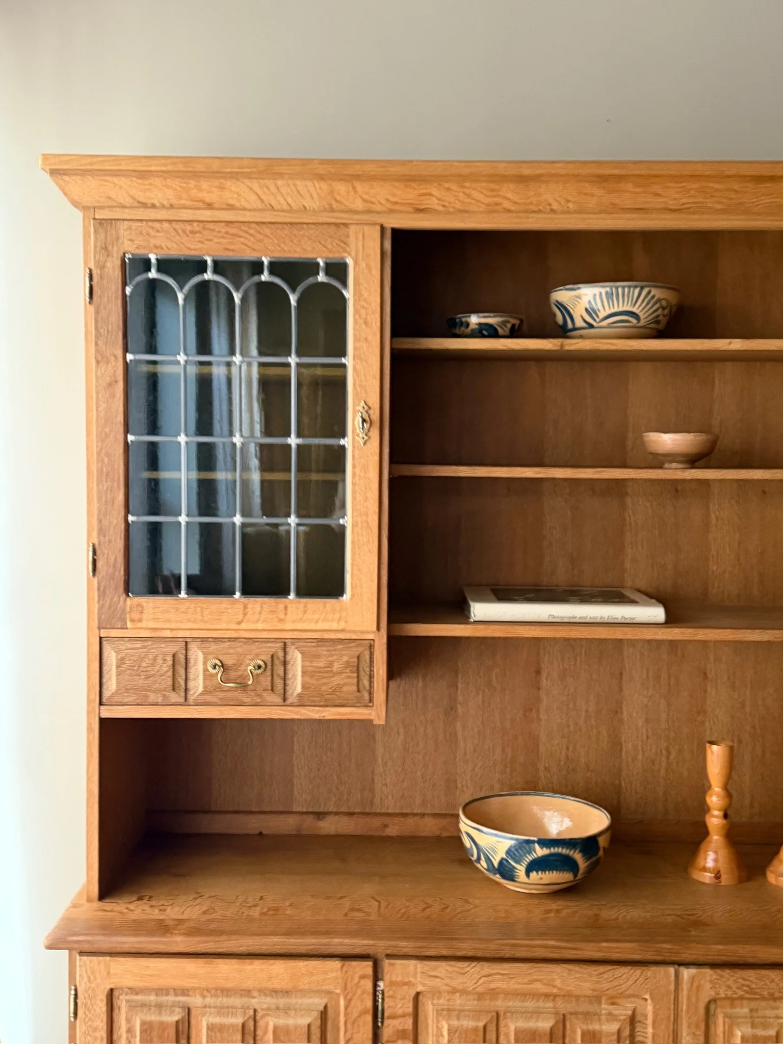 Danish oak two piece sideboard/hutch - Image 6