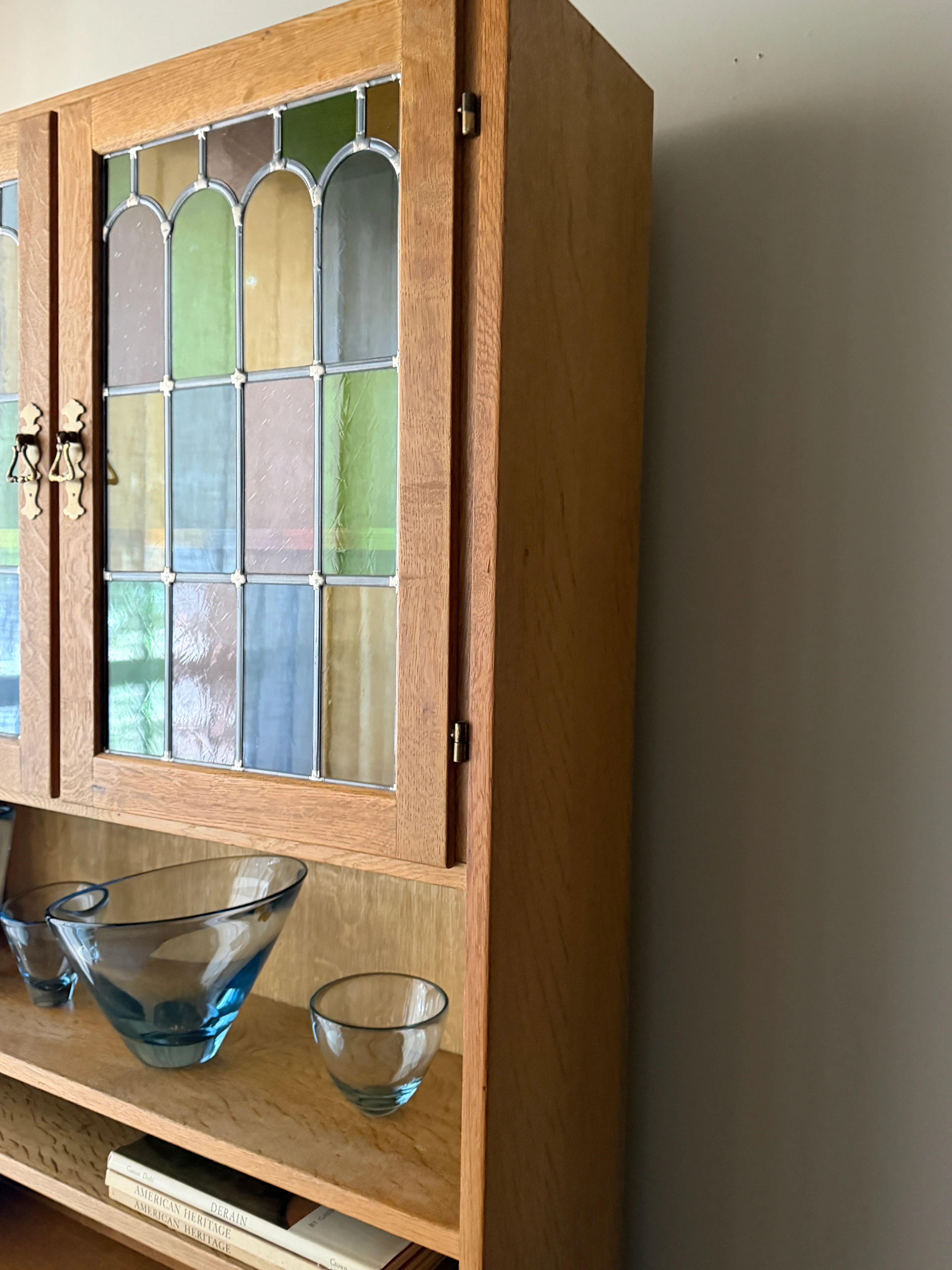 Danish oak & stained glass two piece hutch - Image 5