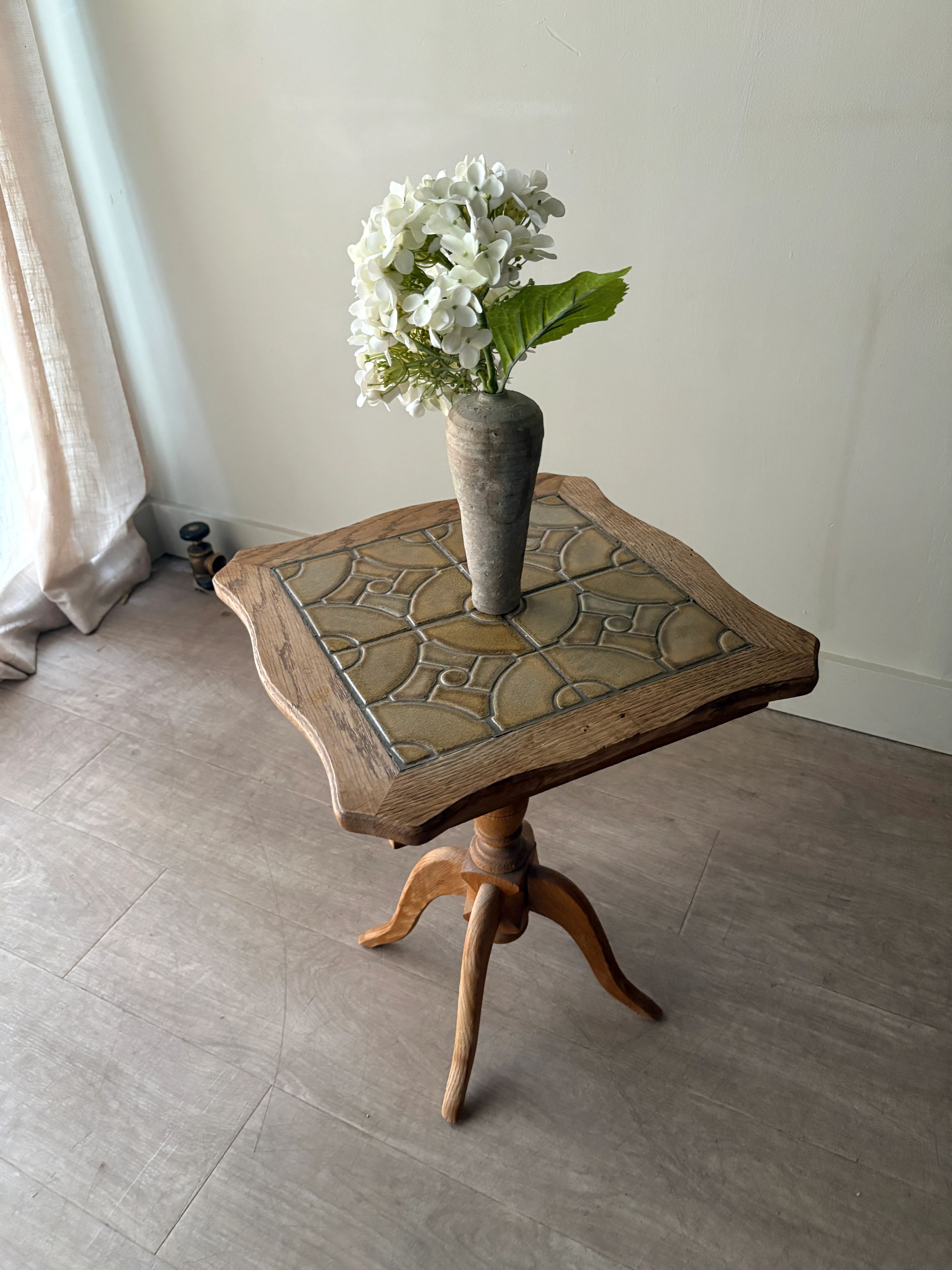 Danish oak & tile side table - Image 3