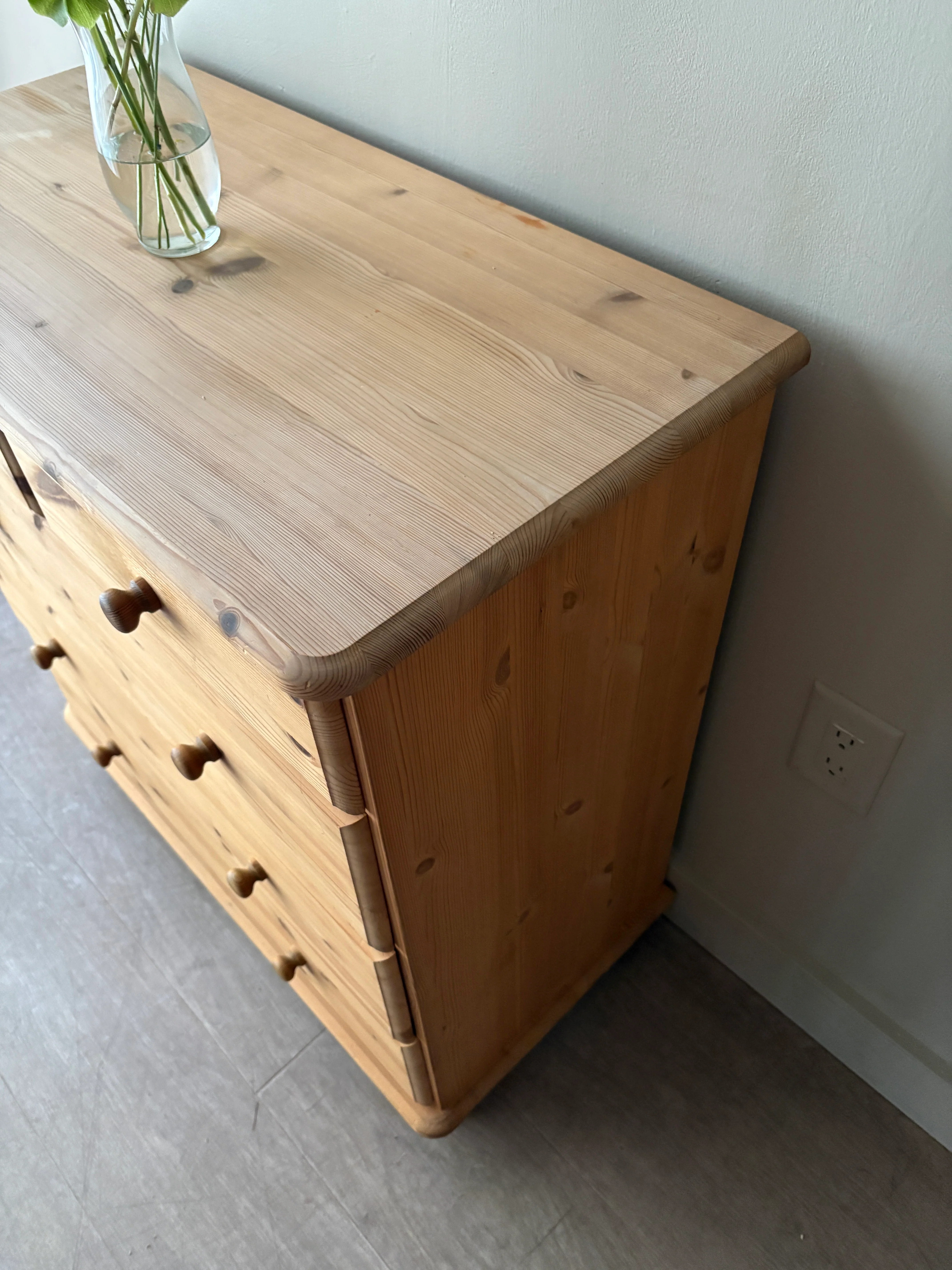 Danish pine dresser - Image 4