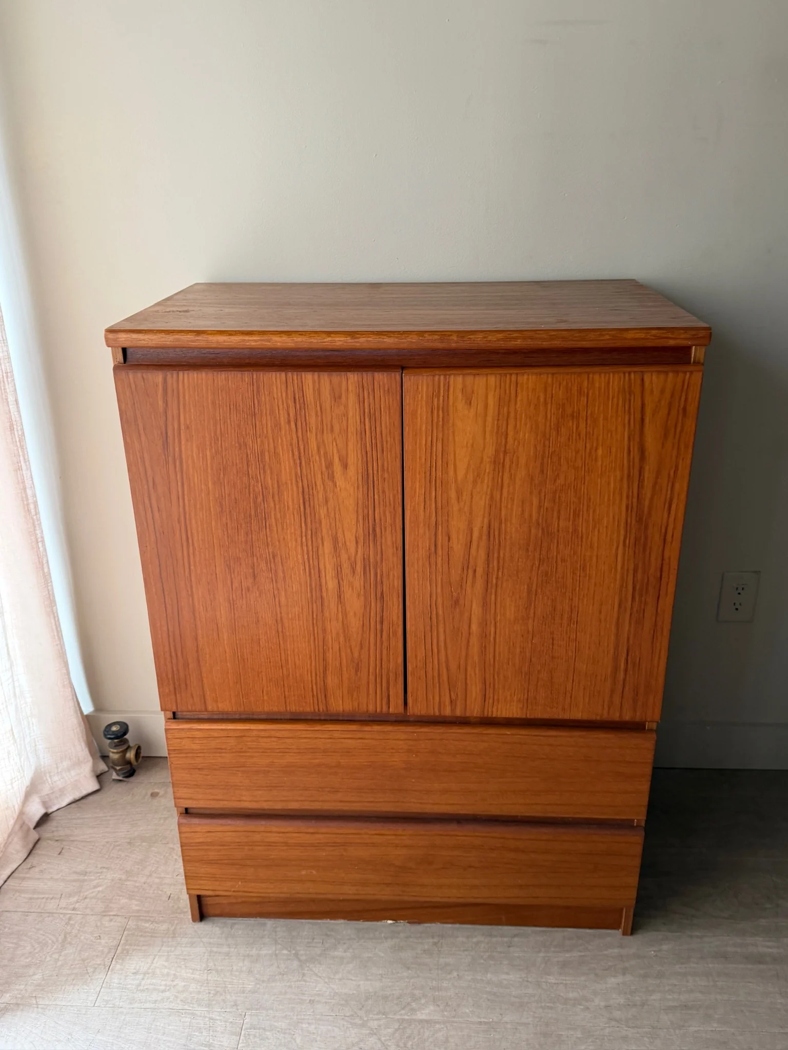 Danish teak linen press - Image 2
